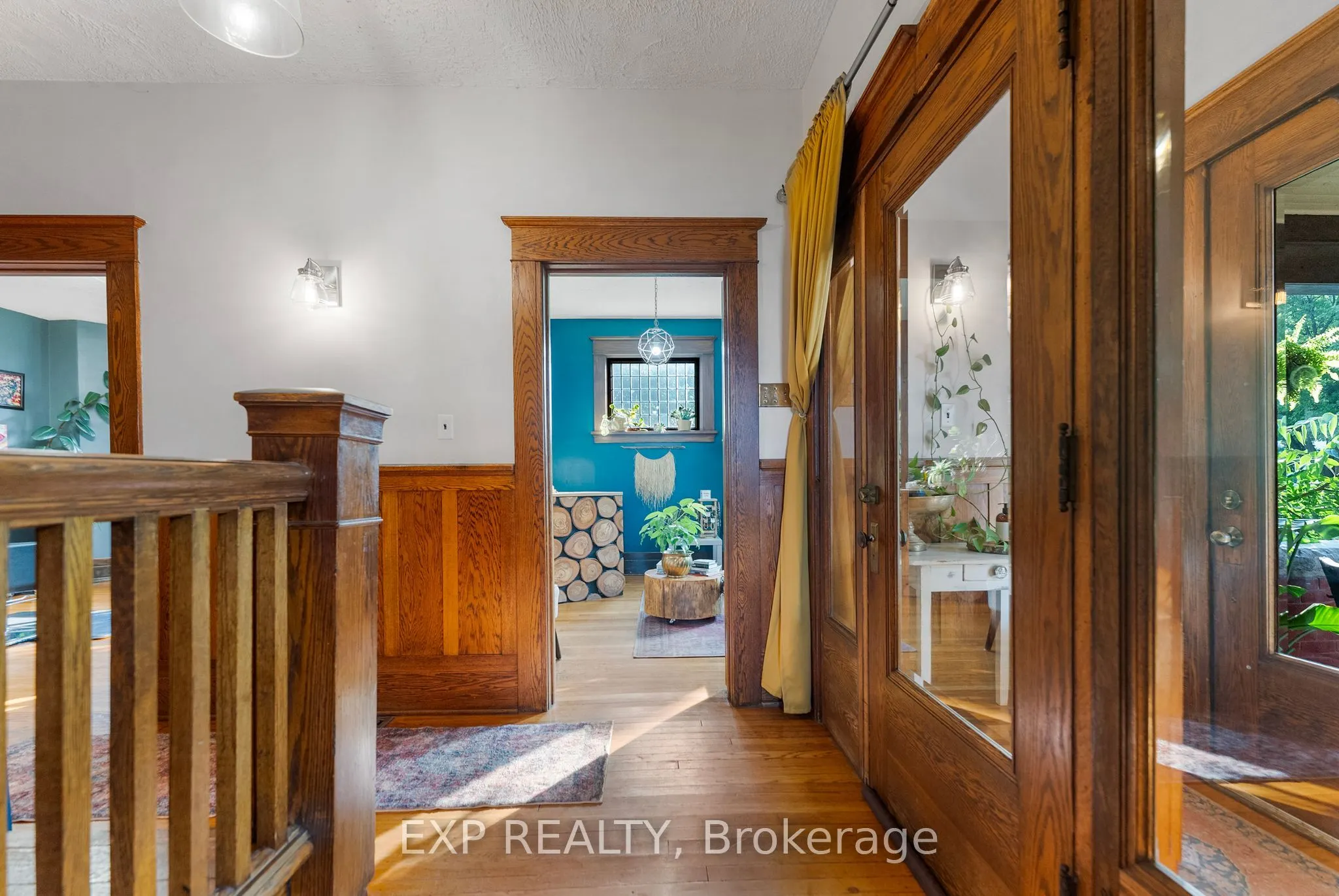 48 Hall Avenue E