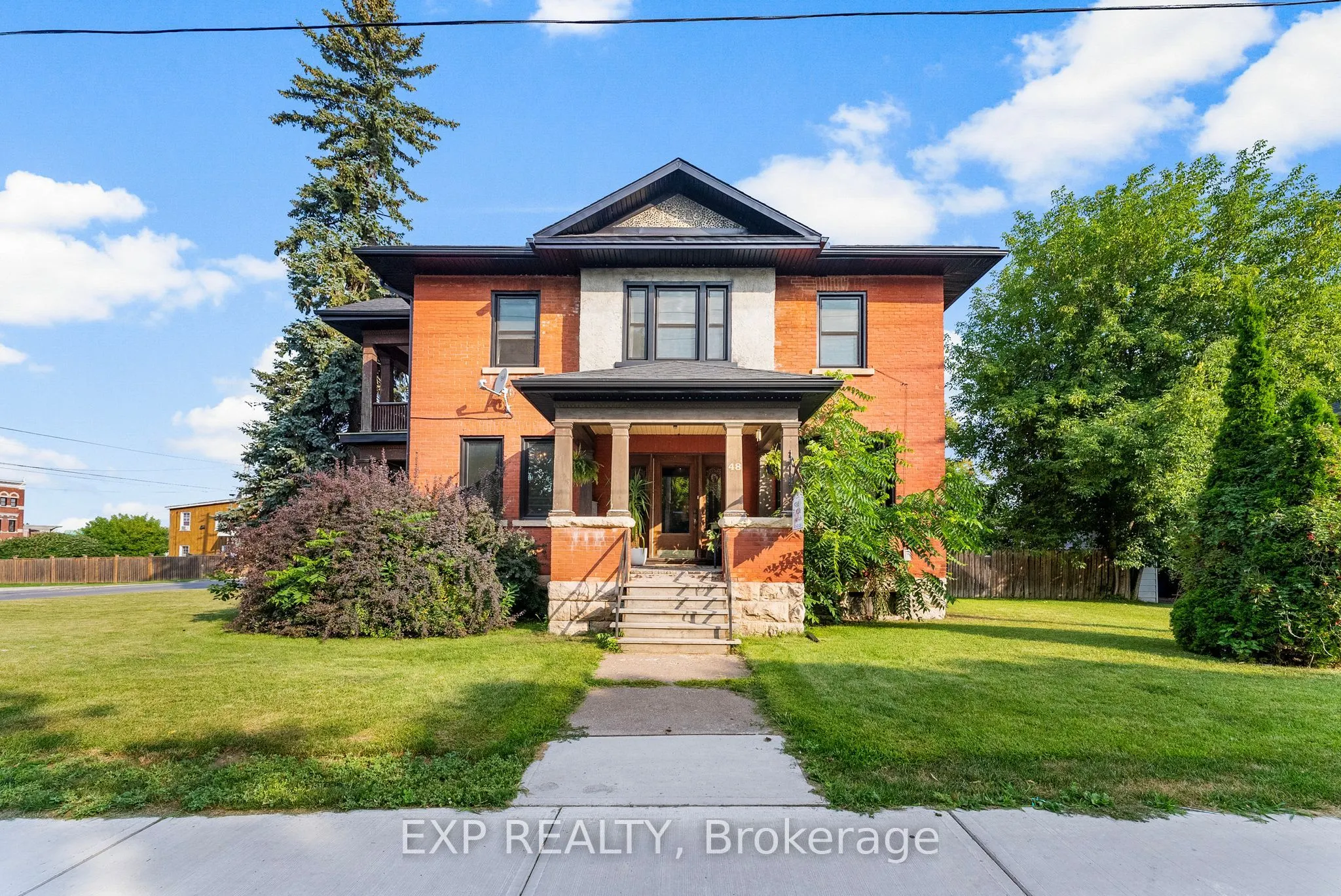 48 Hall Avenue E