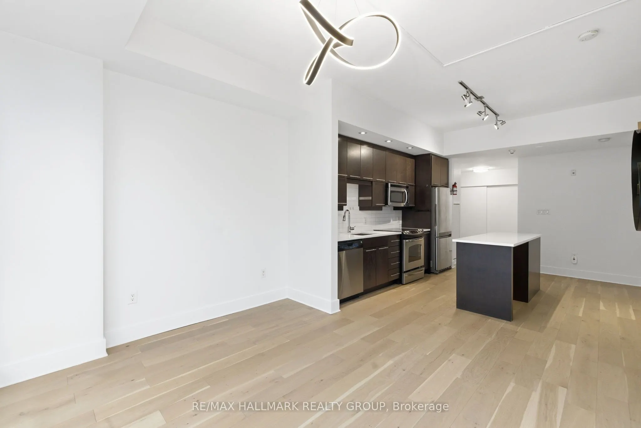 101 Richmond Road #611