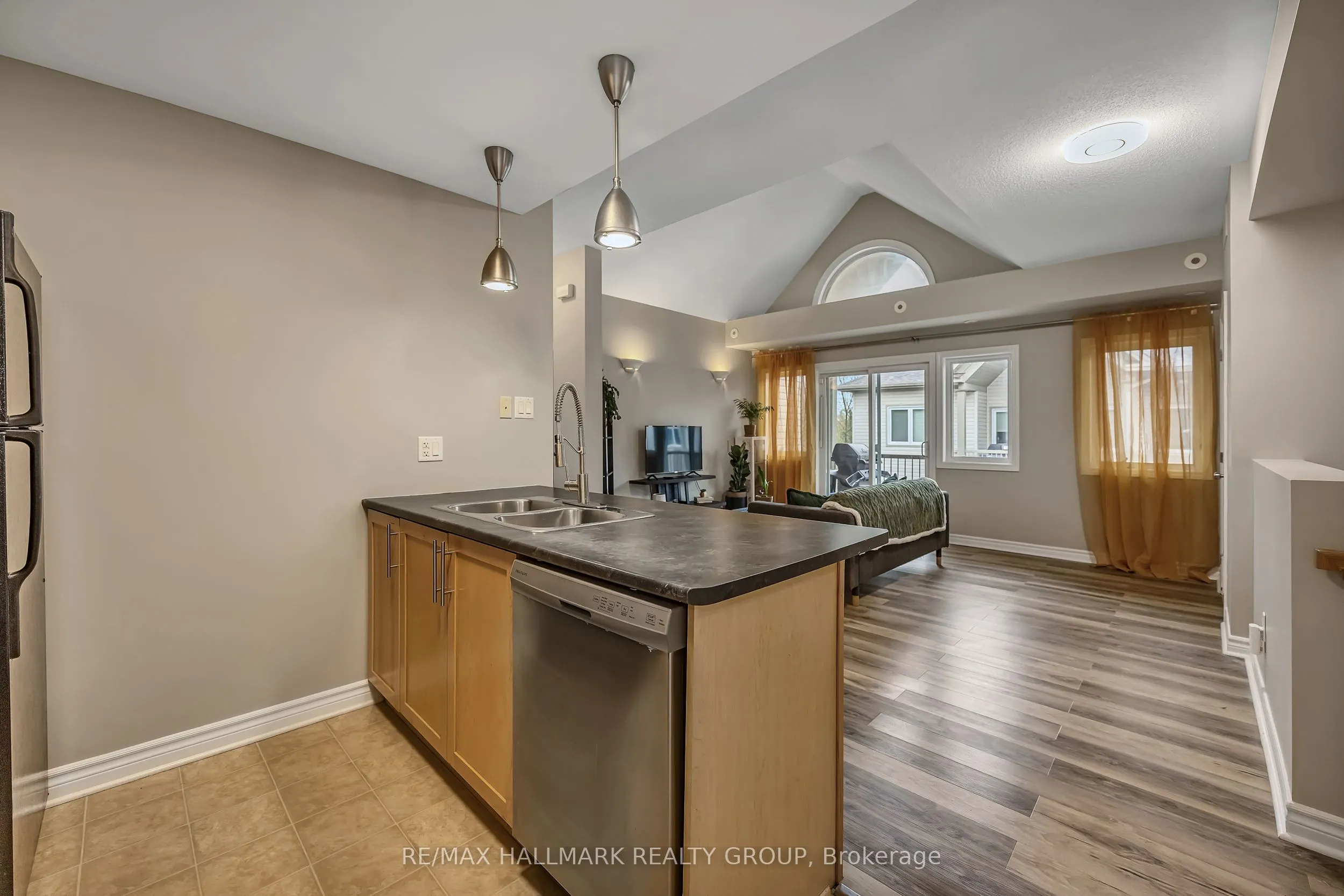 1109 Stittsville Main Street #L