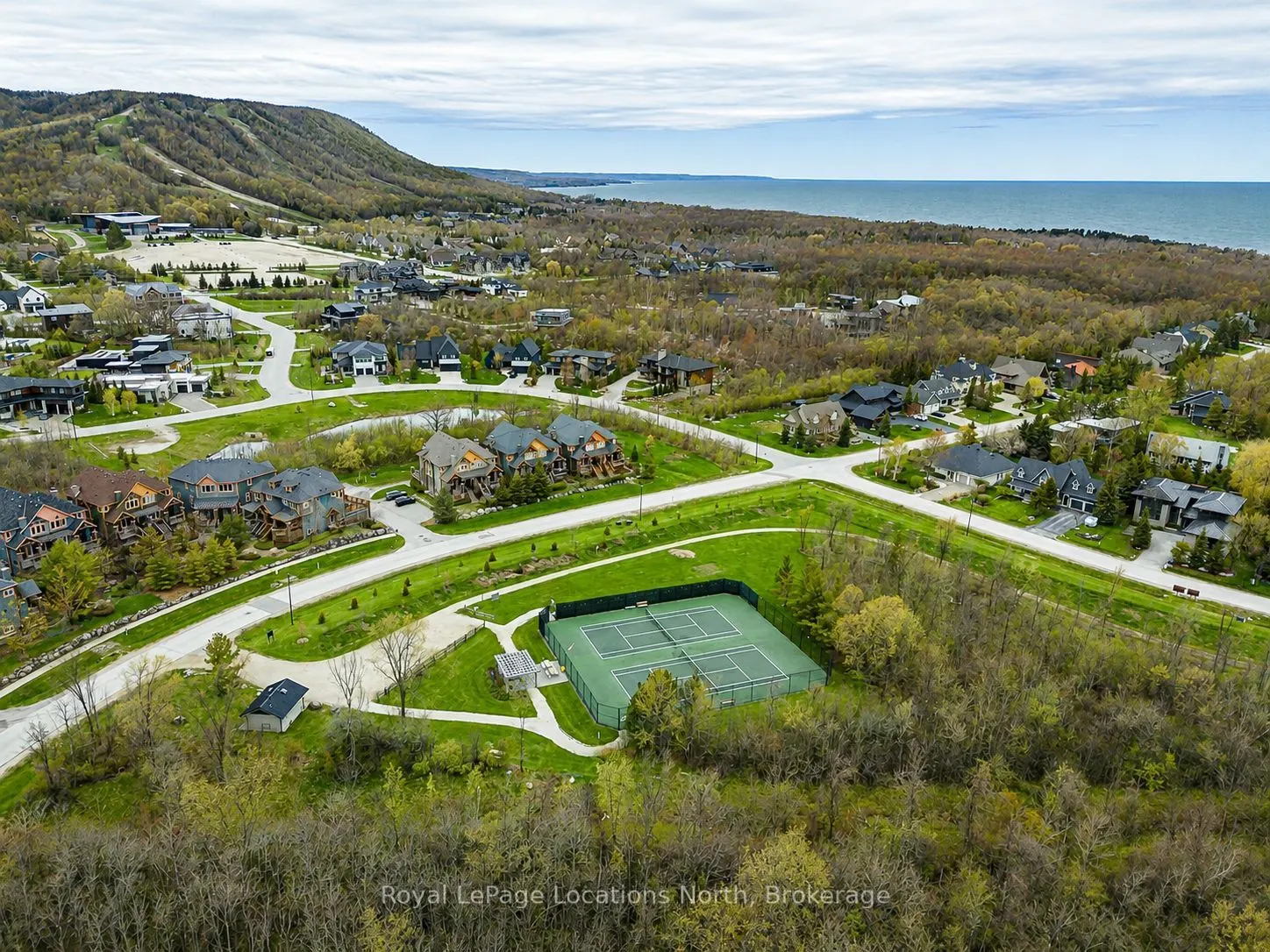 224 Blueski George Crescent #16