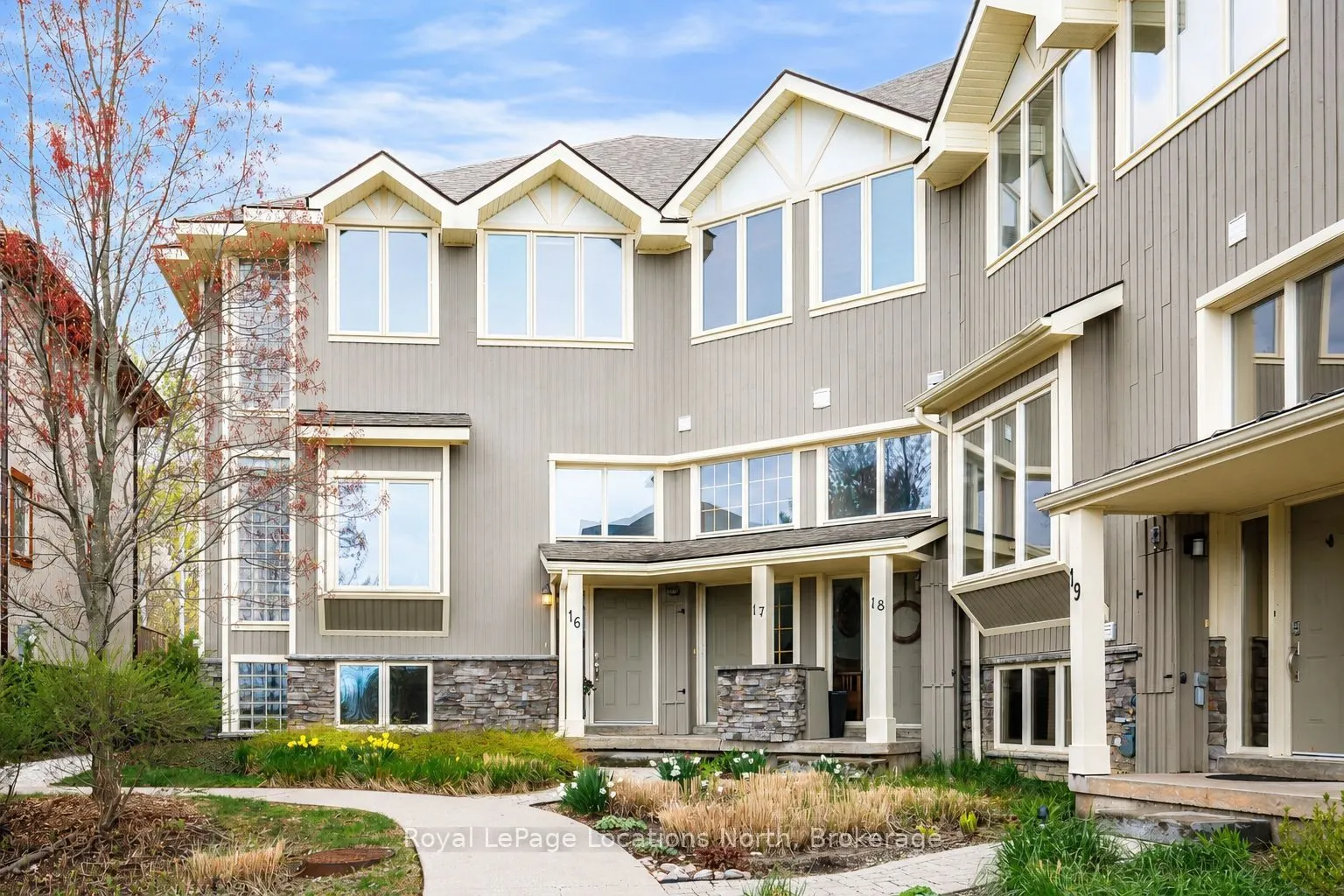 224 Blueski George Crescent #16