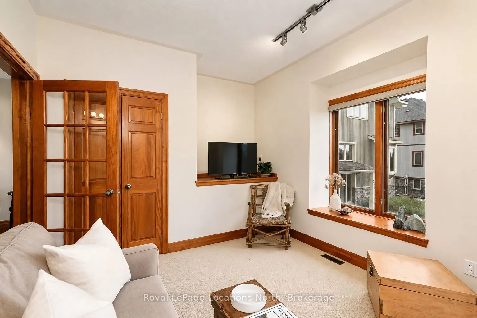 224 Blueski George Crescent #16