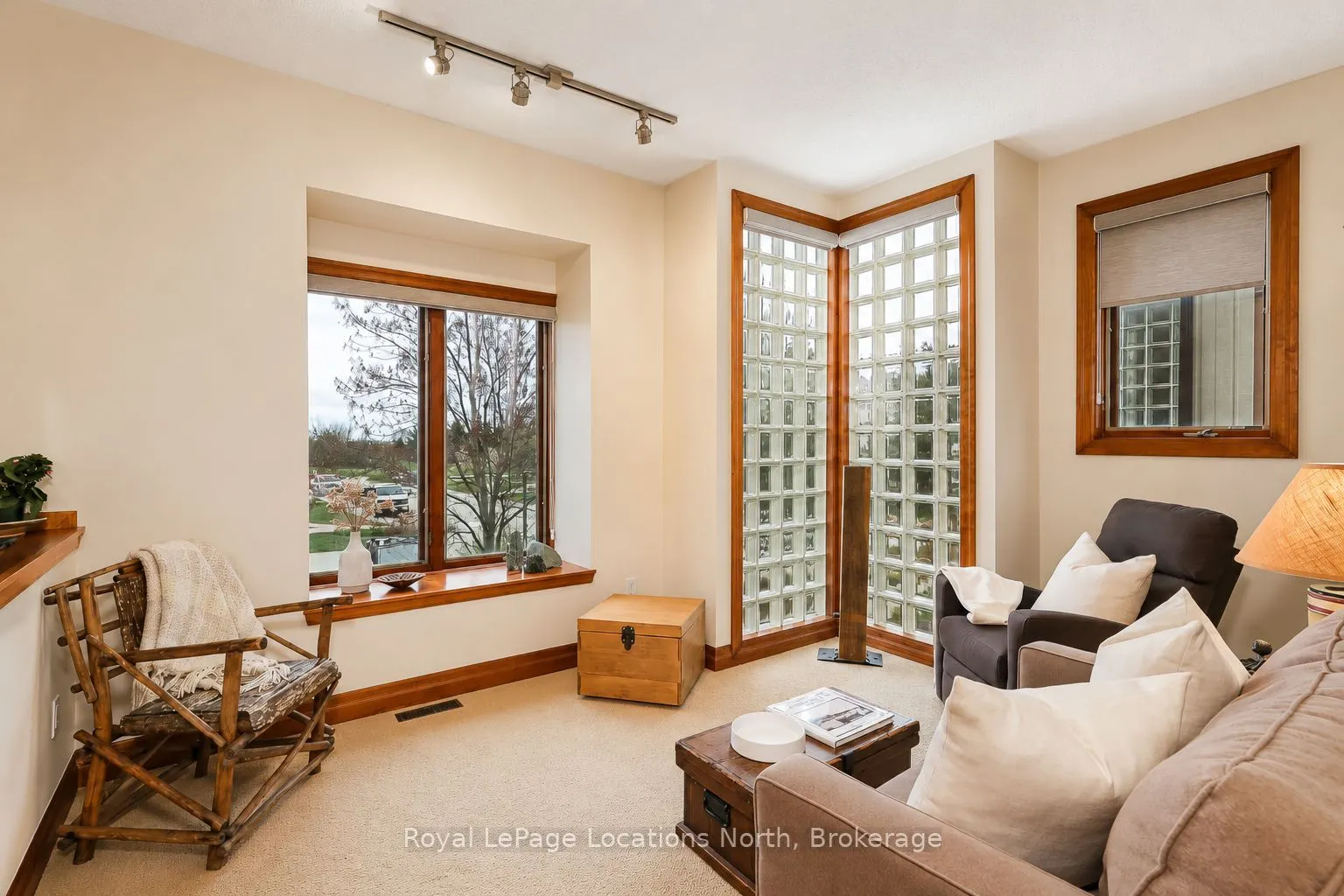 224 Blueski George Crescent #16