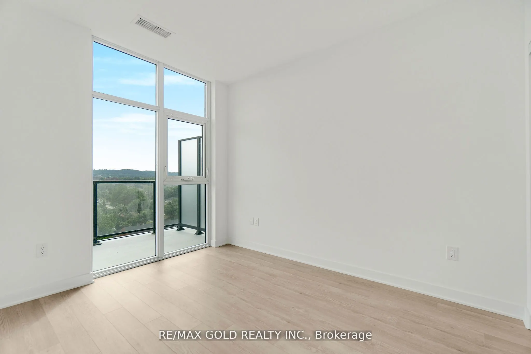 2782 Barton Street E #803