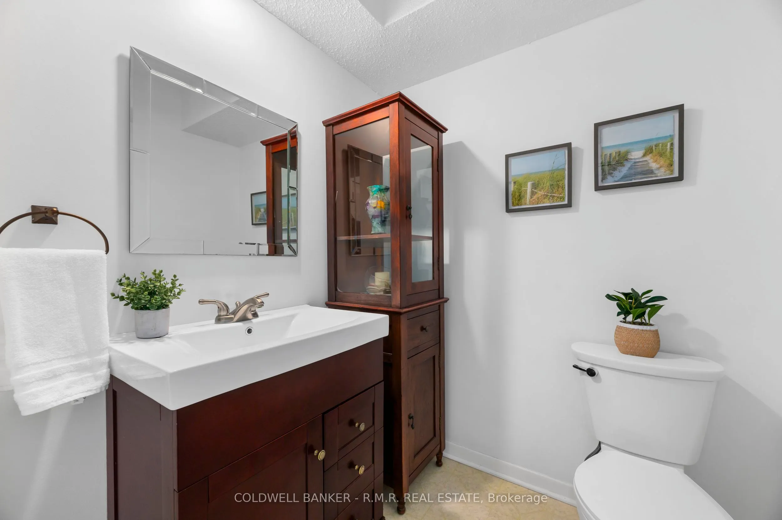 373 D'arcy Street #5