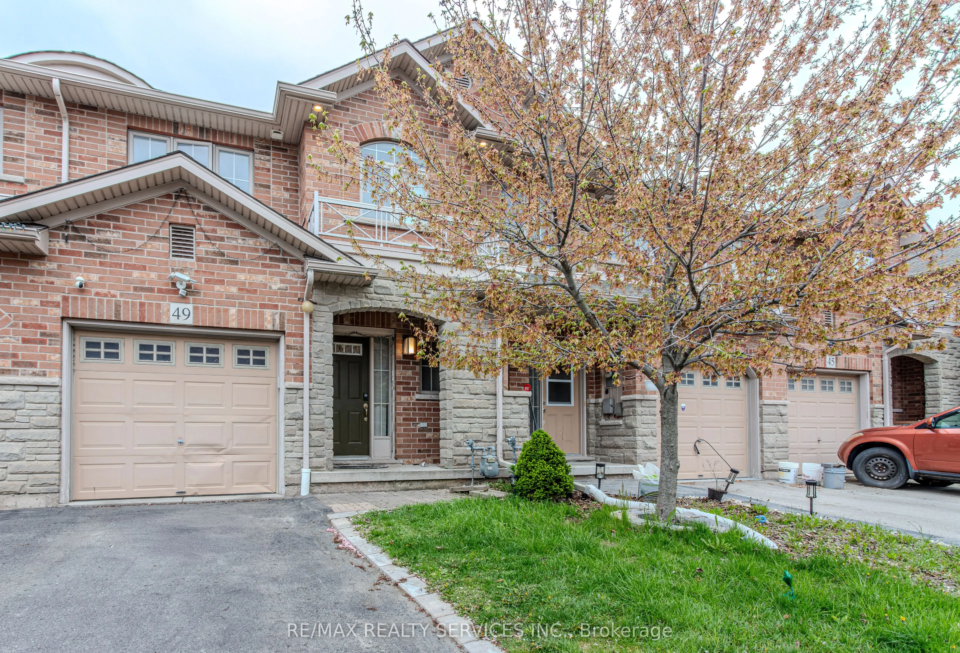 49 Marina Point Crescent N
