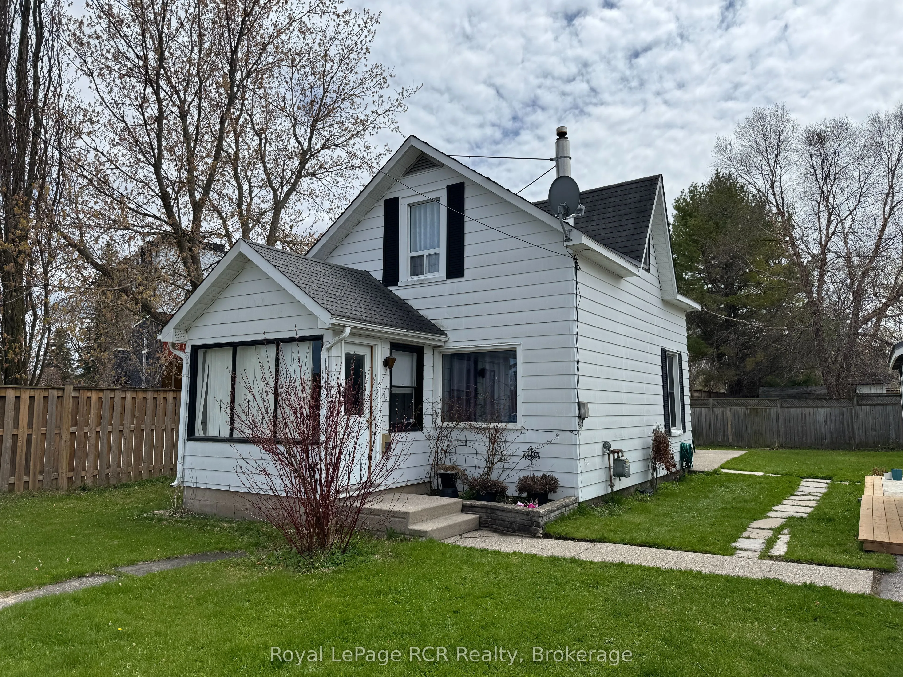 381 14th Street W