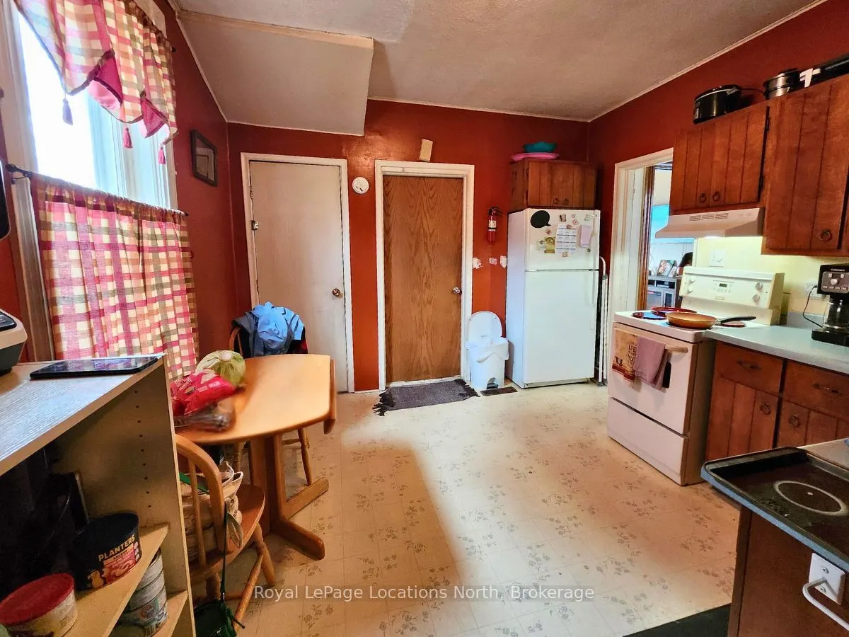 1140 2nd Avenue W