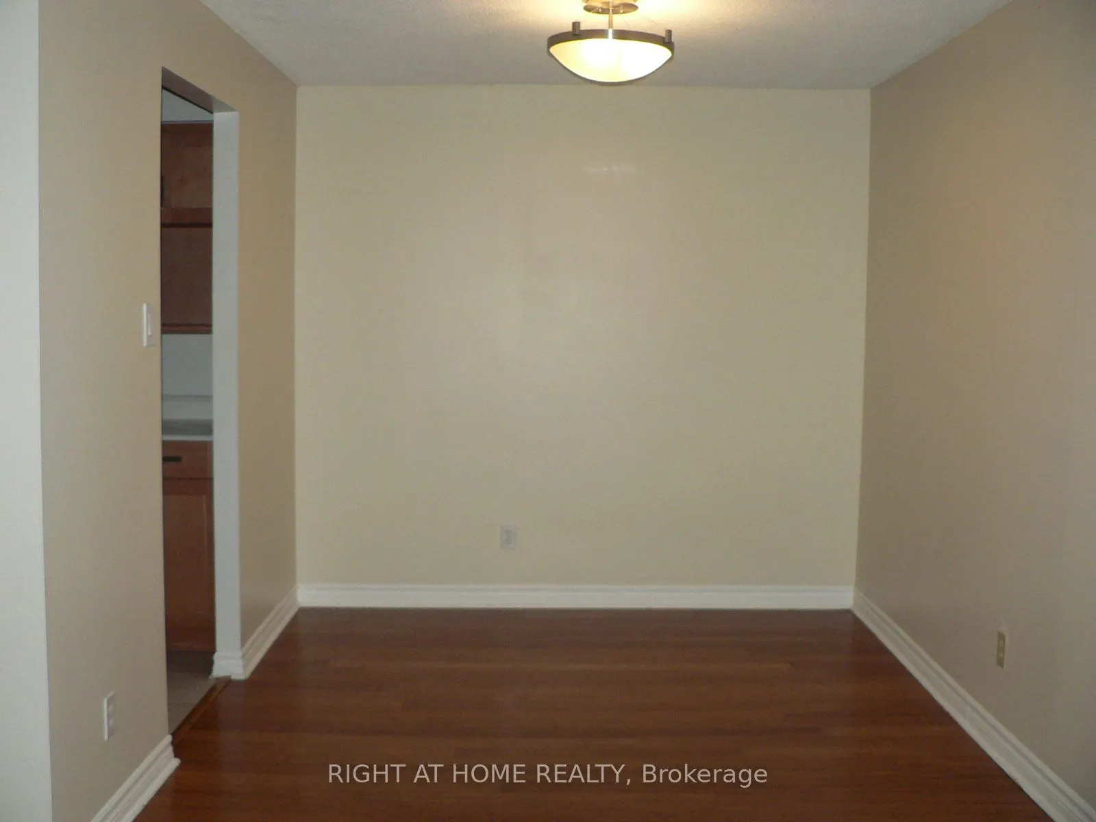 470 Laurier Avenue W #706