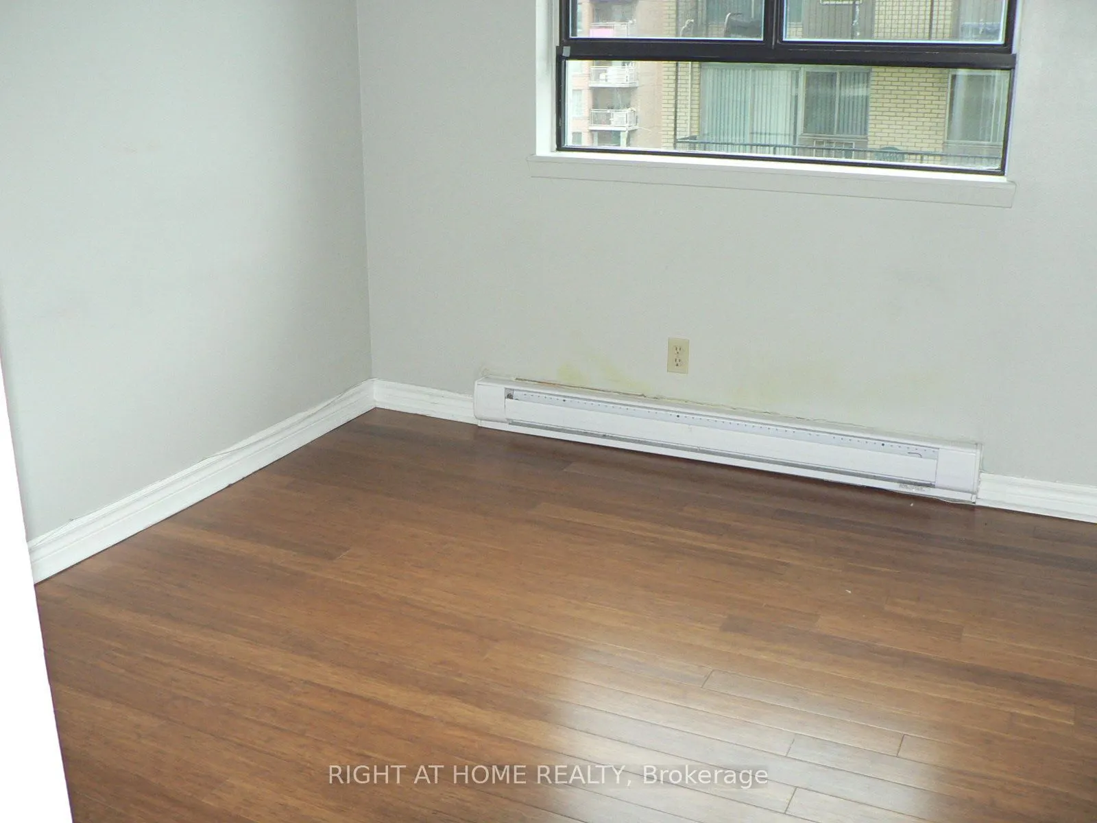 470 Laurier Avenue W #706