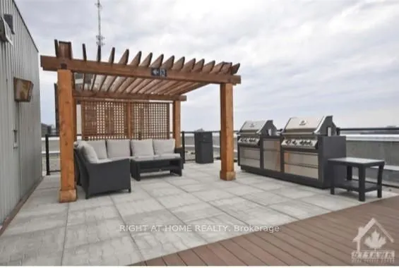470 Laurier Avenue W #706