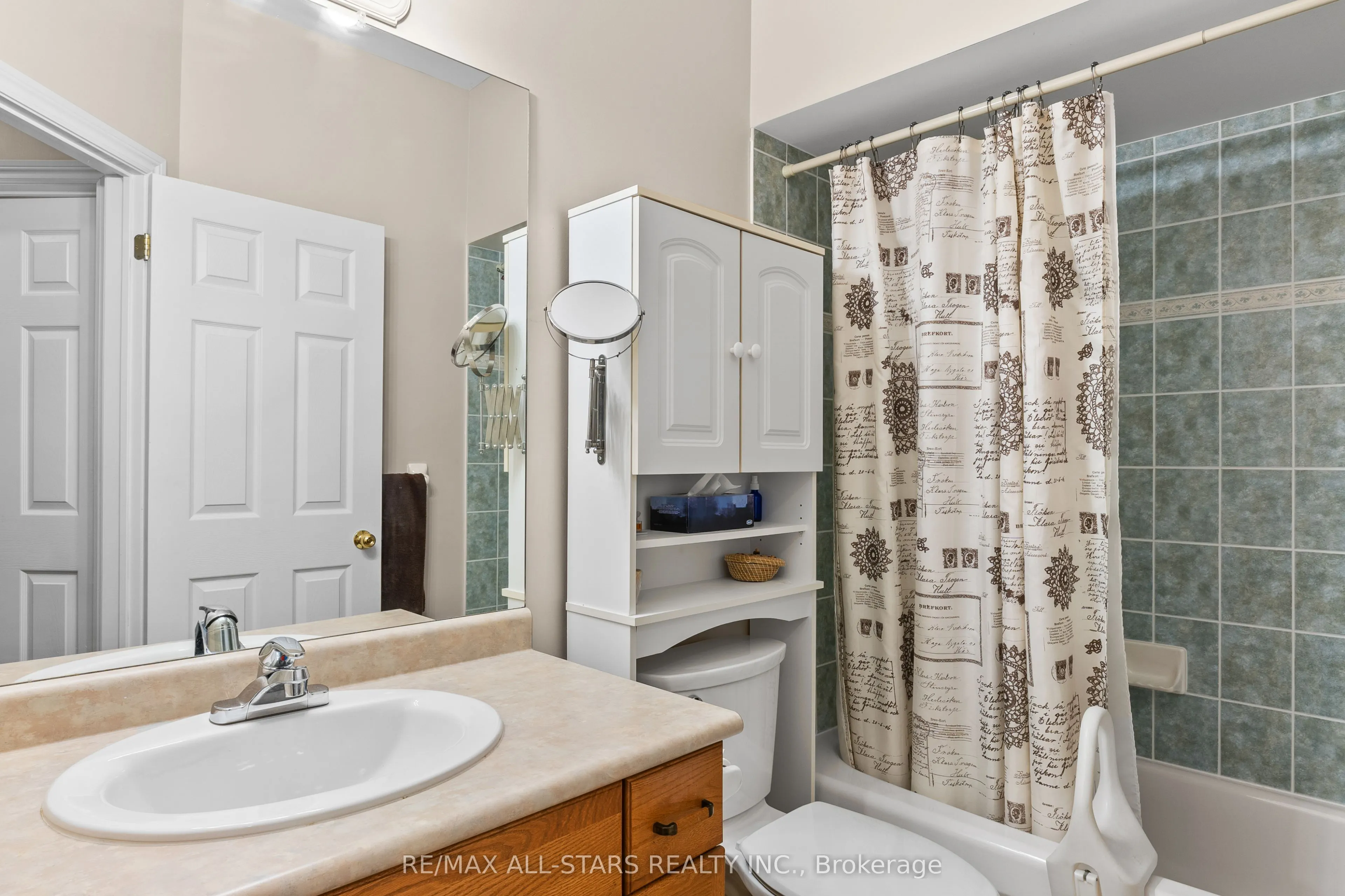 111 colborne Street #11