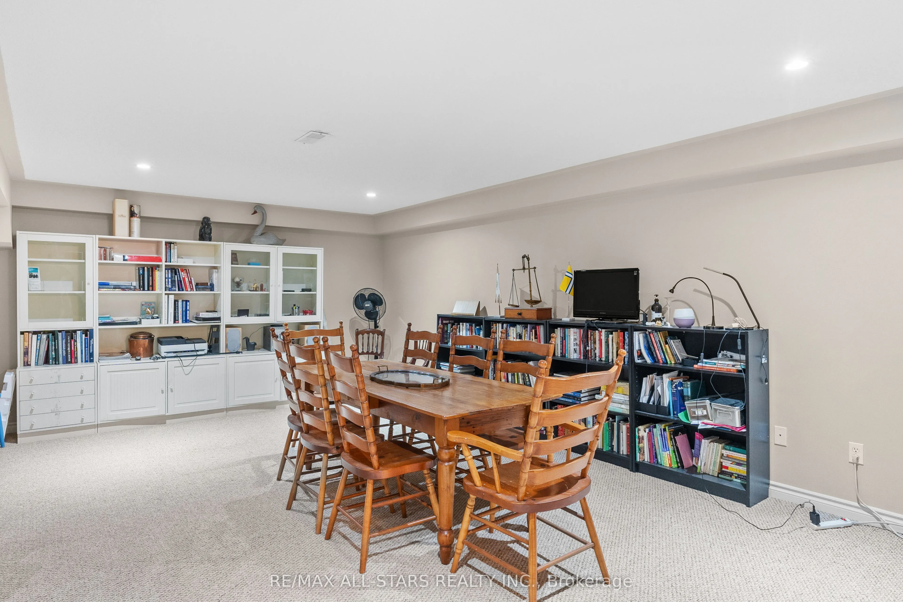 111 colborne Street #11