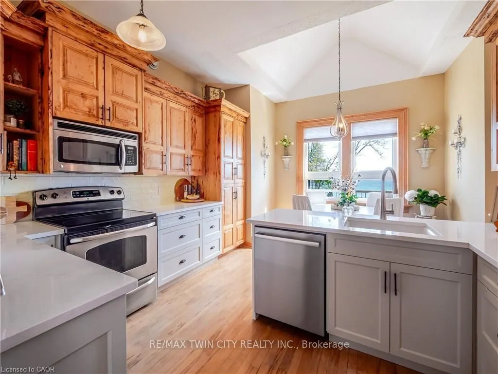 504617 Grey Road 1
