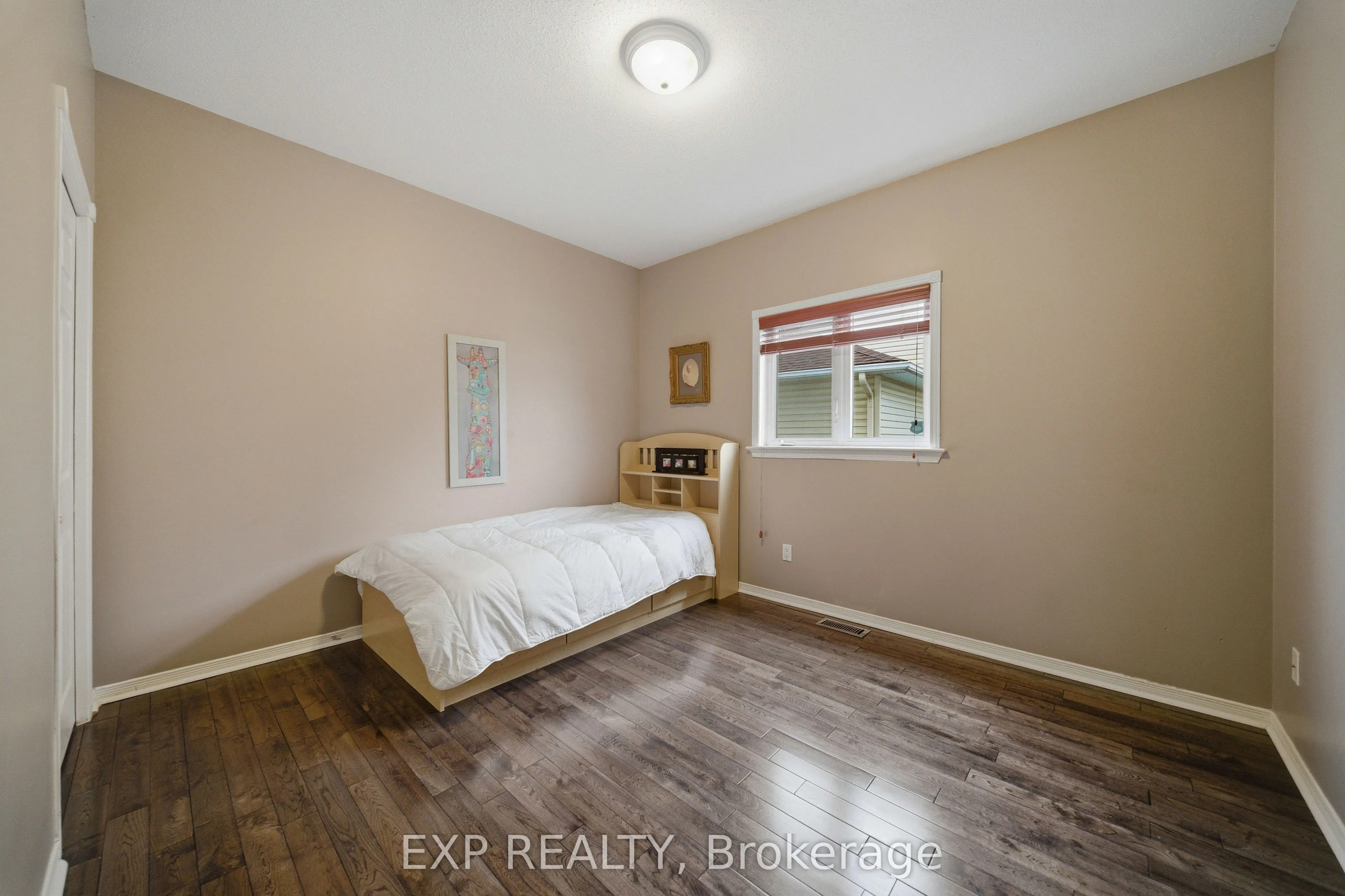 80 La Prairie Street