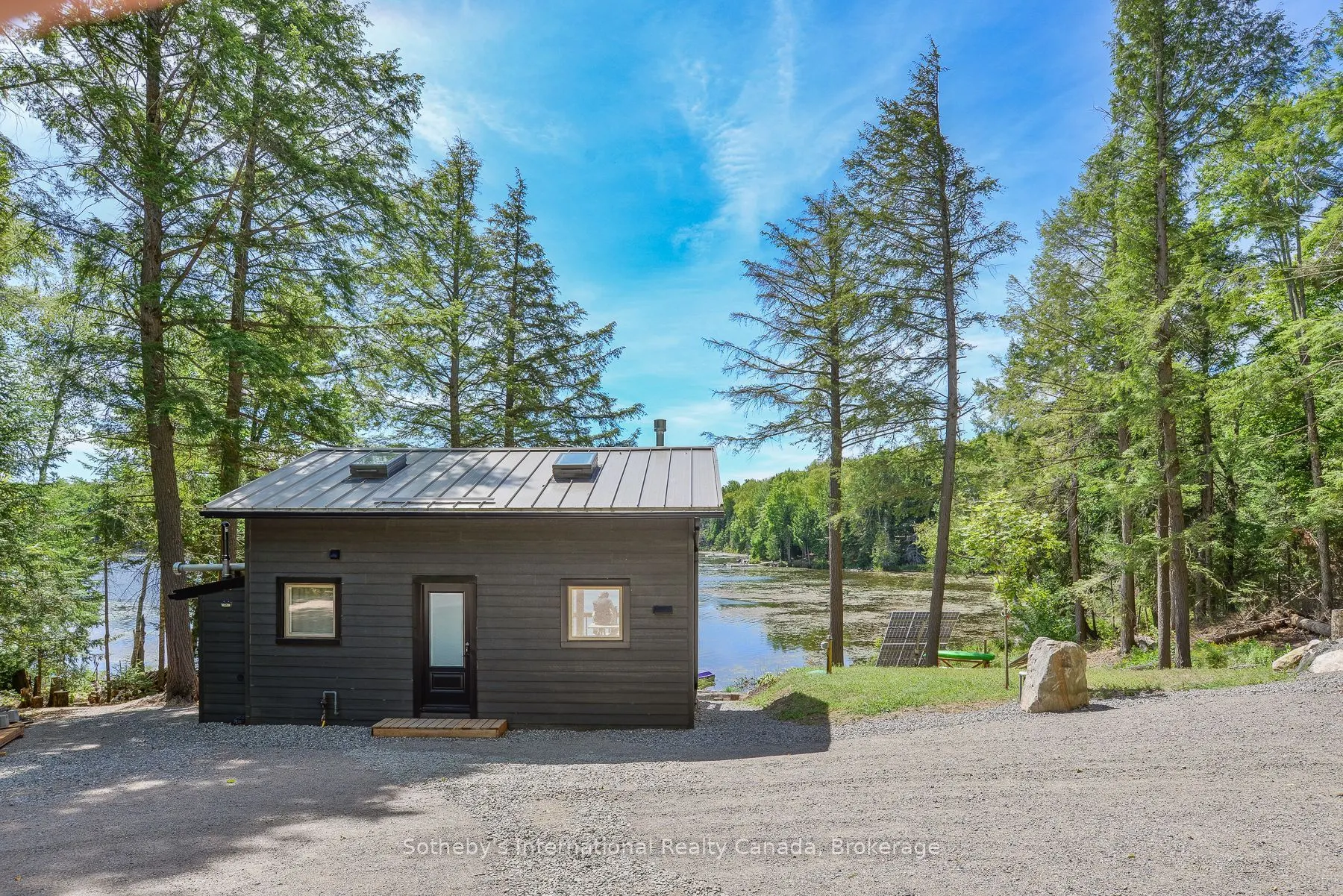 1211 Pluto Trail