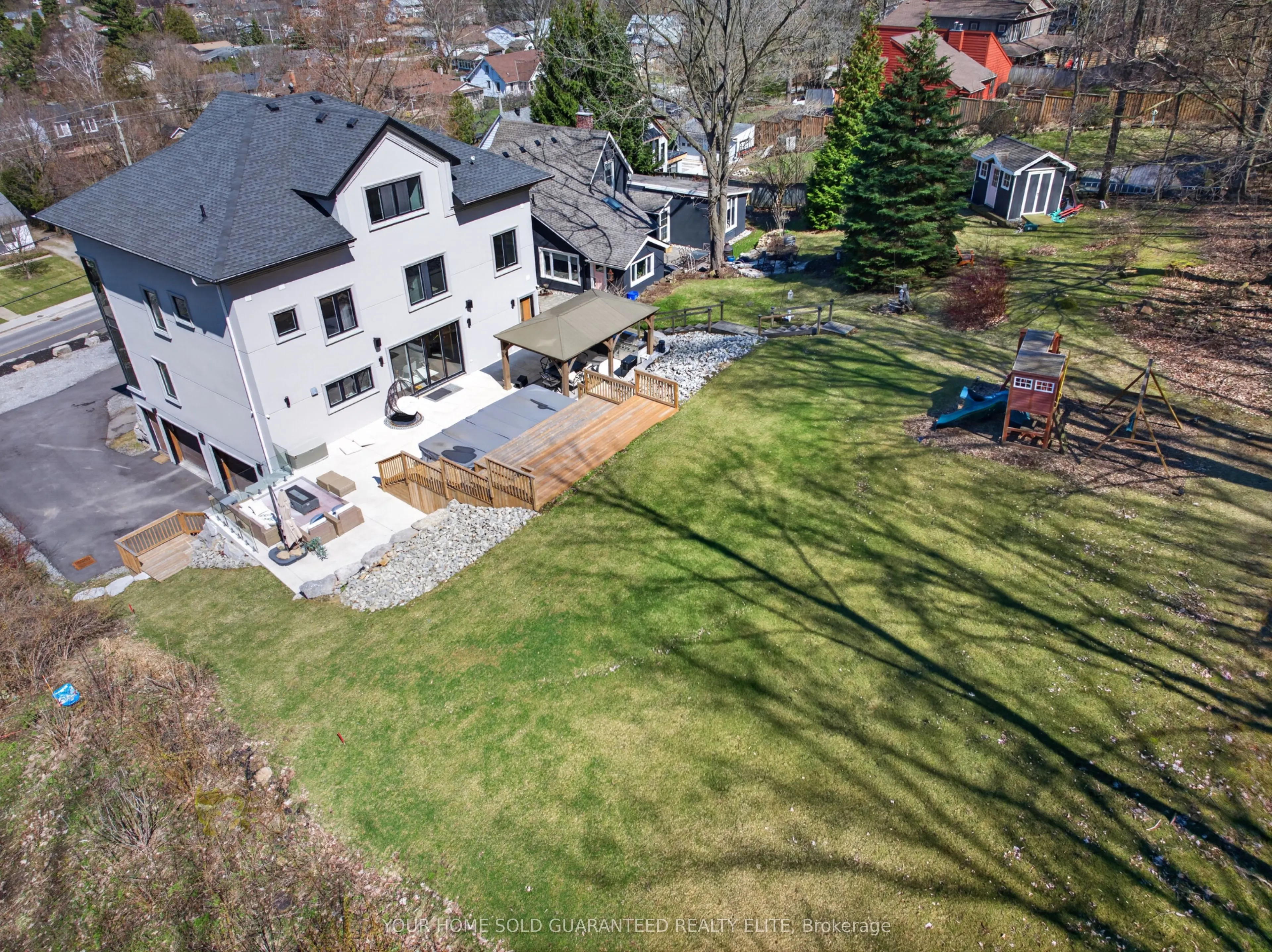 237B Main Street W