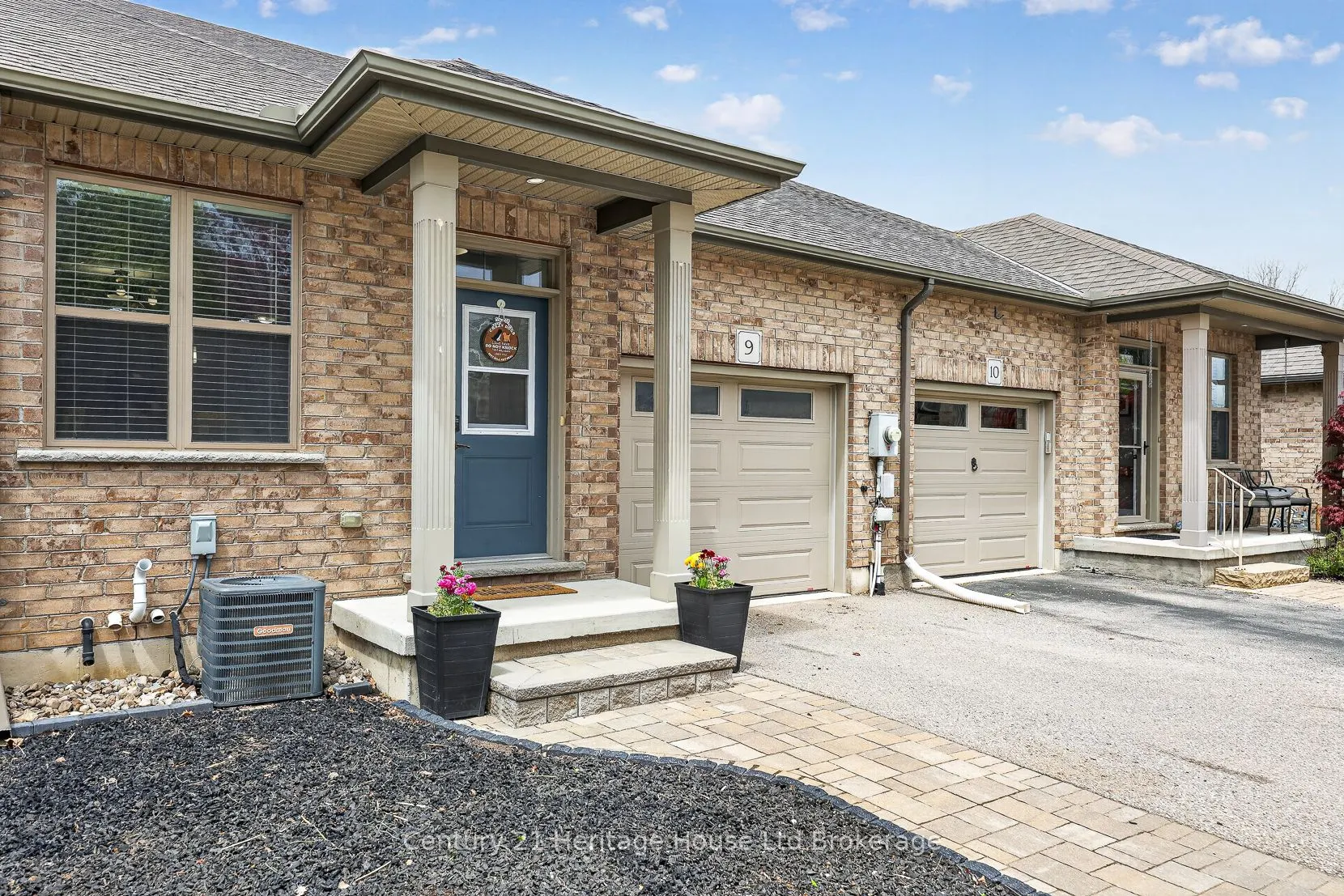 111 King Street E #9