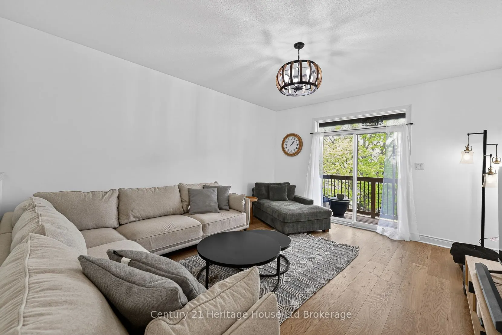111 King Street E #9