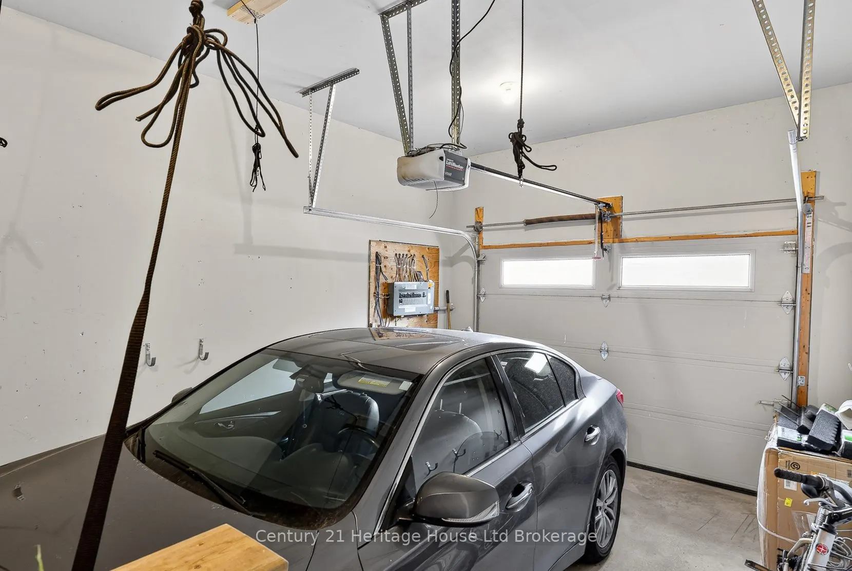111 King Street E #9