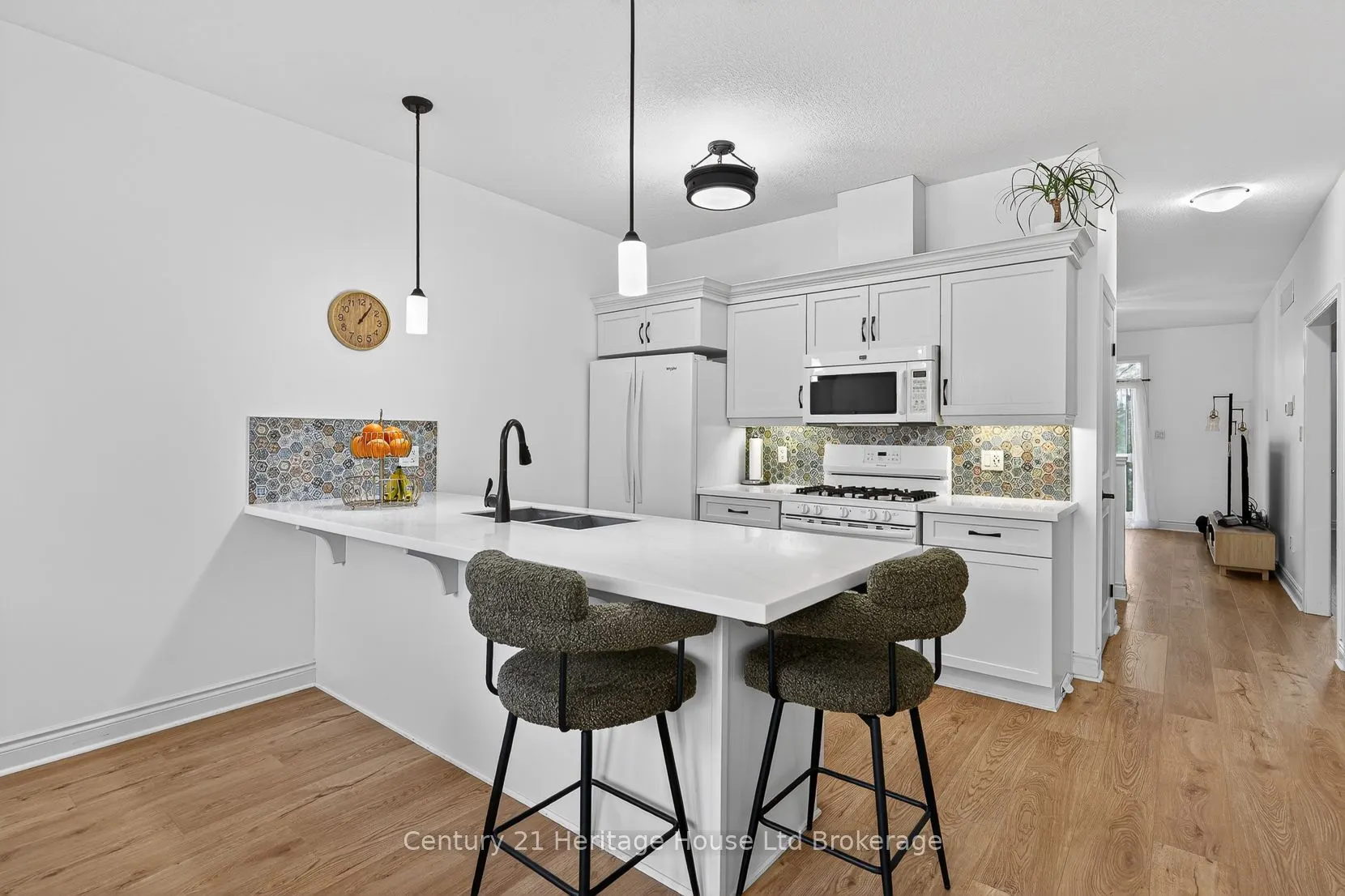 111 King Street E #9