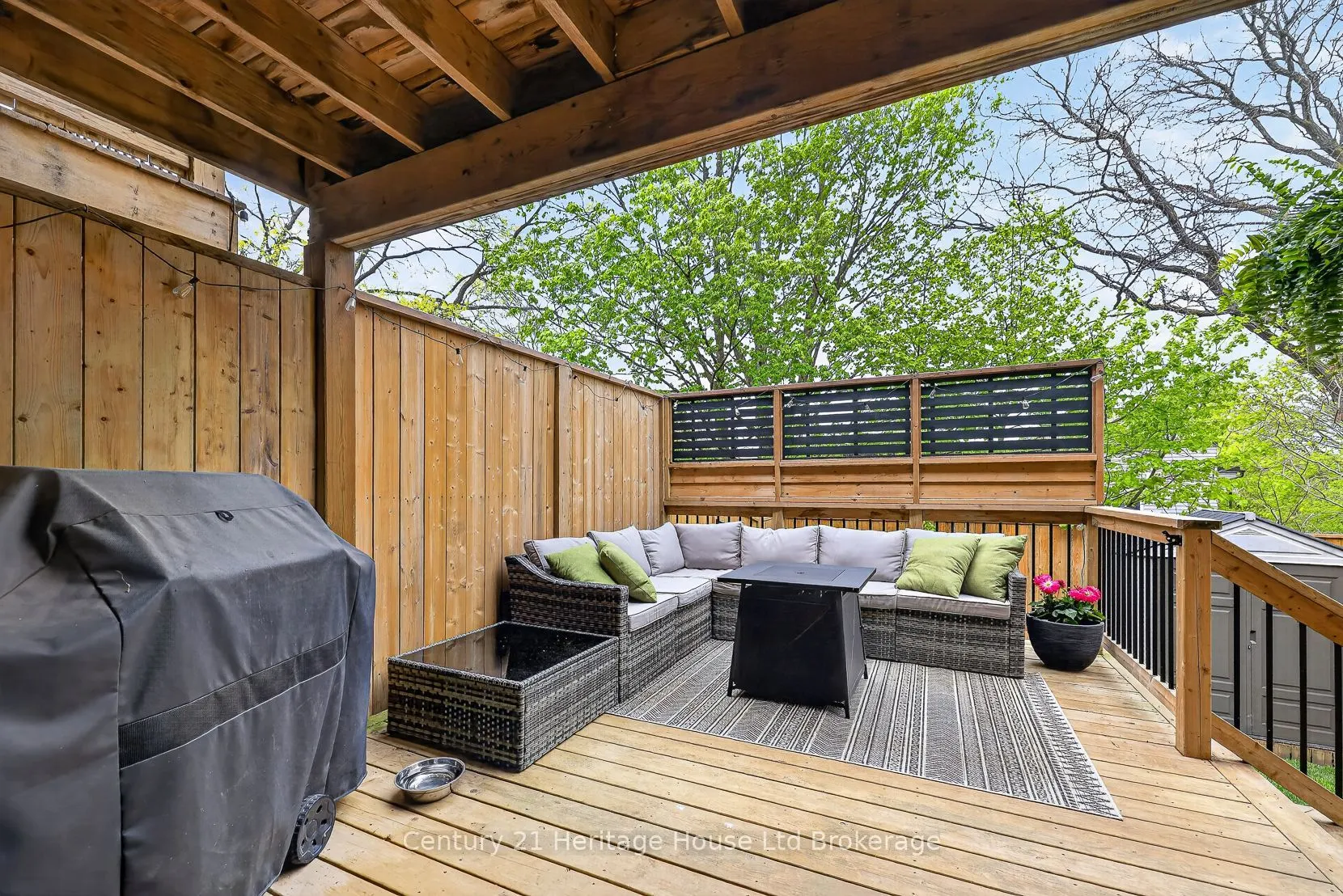 111 King Street E #9