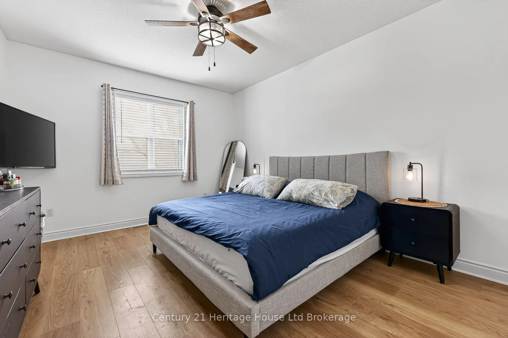 111 King Street E #9