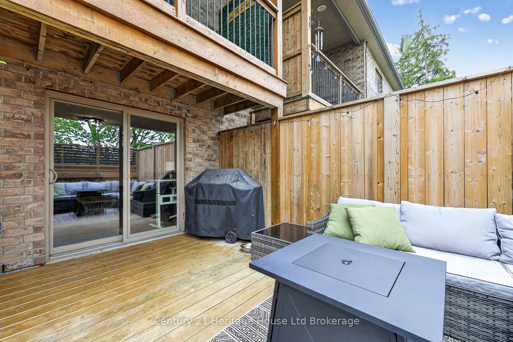 111 King Street E #9