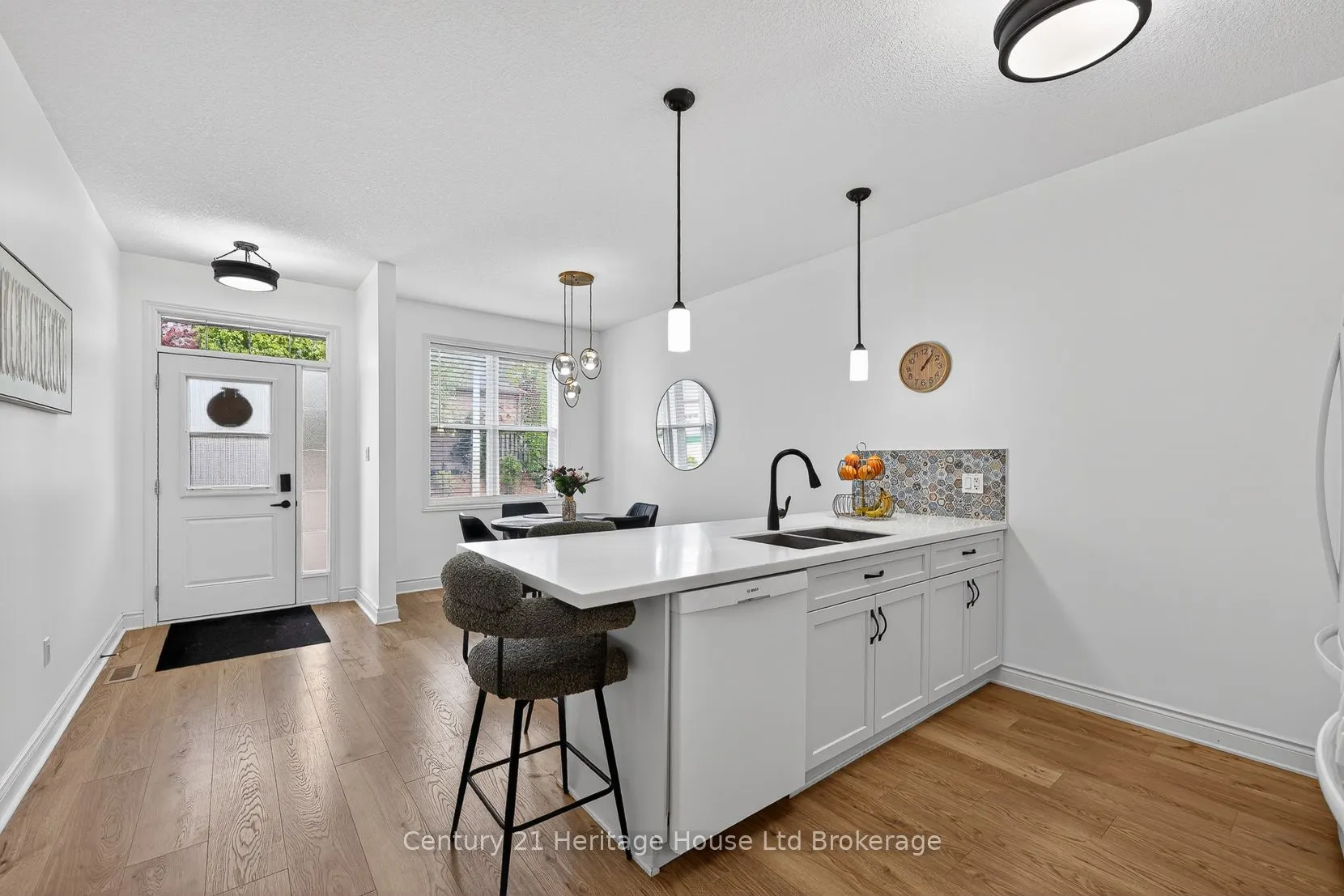 111 King Street E #9