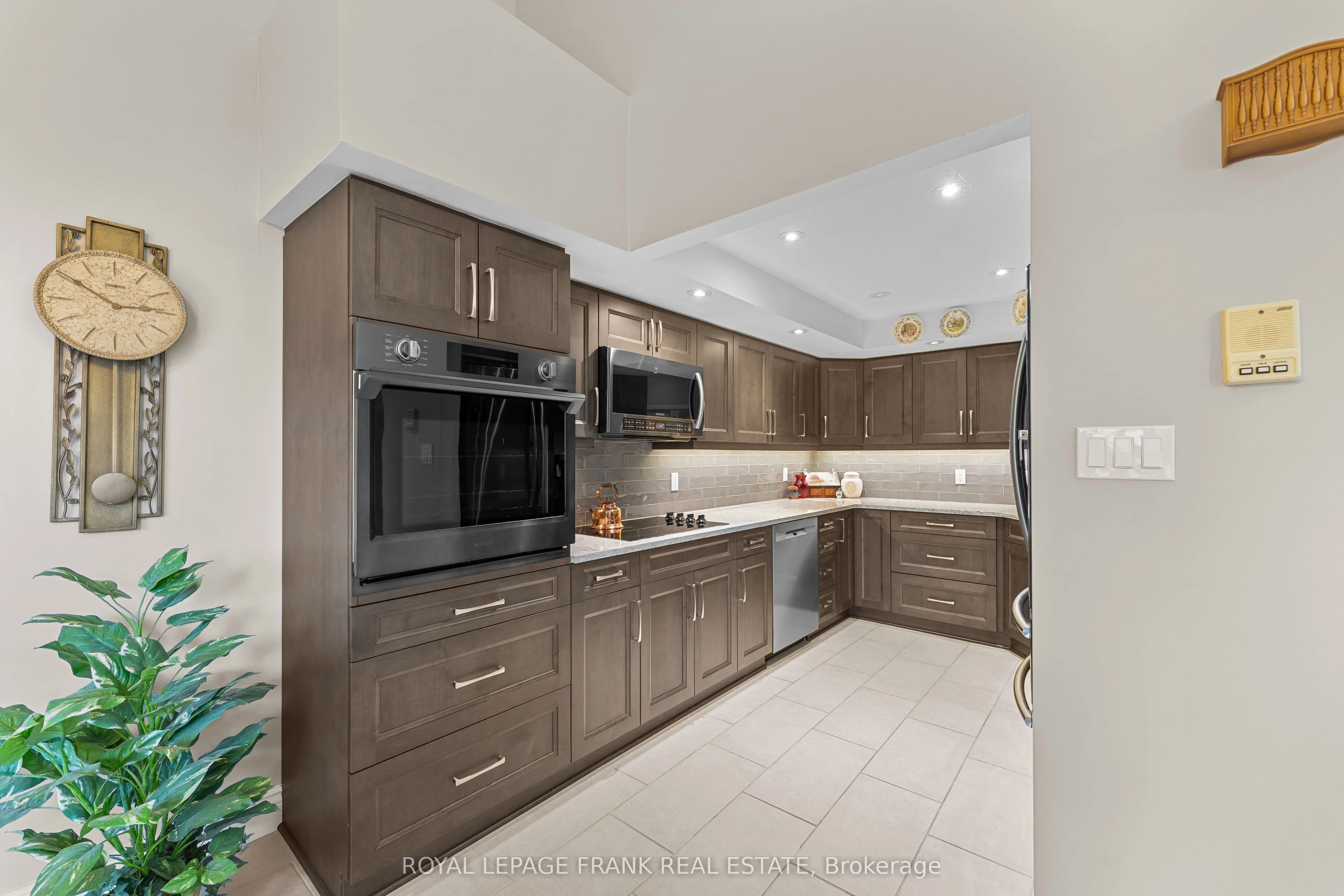 1 Sherwood Street #403