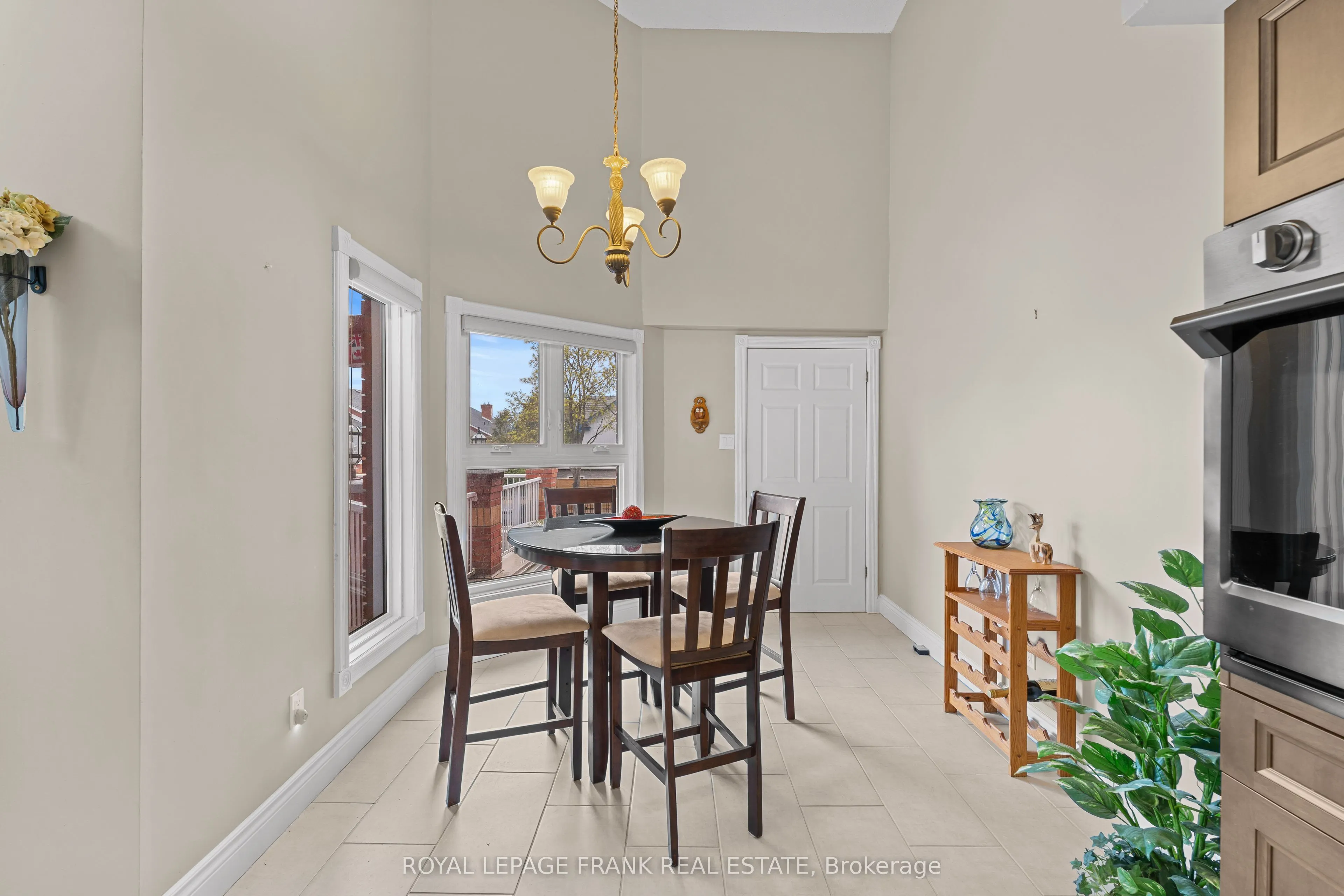 1 Sherwood Street #403