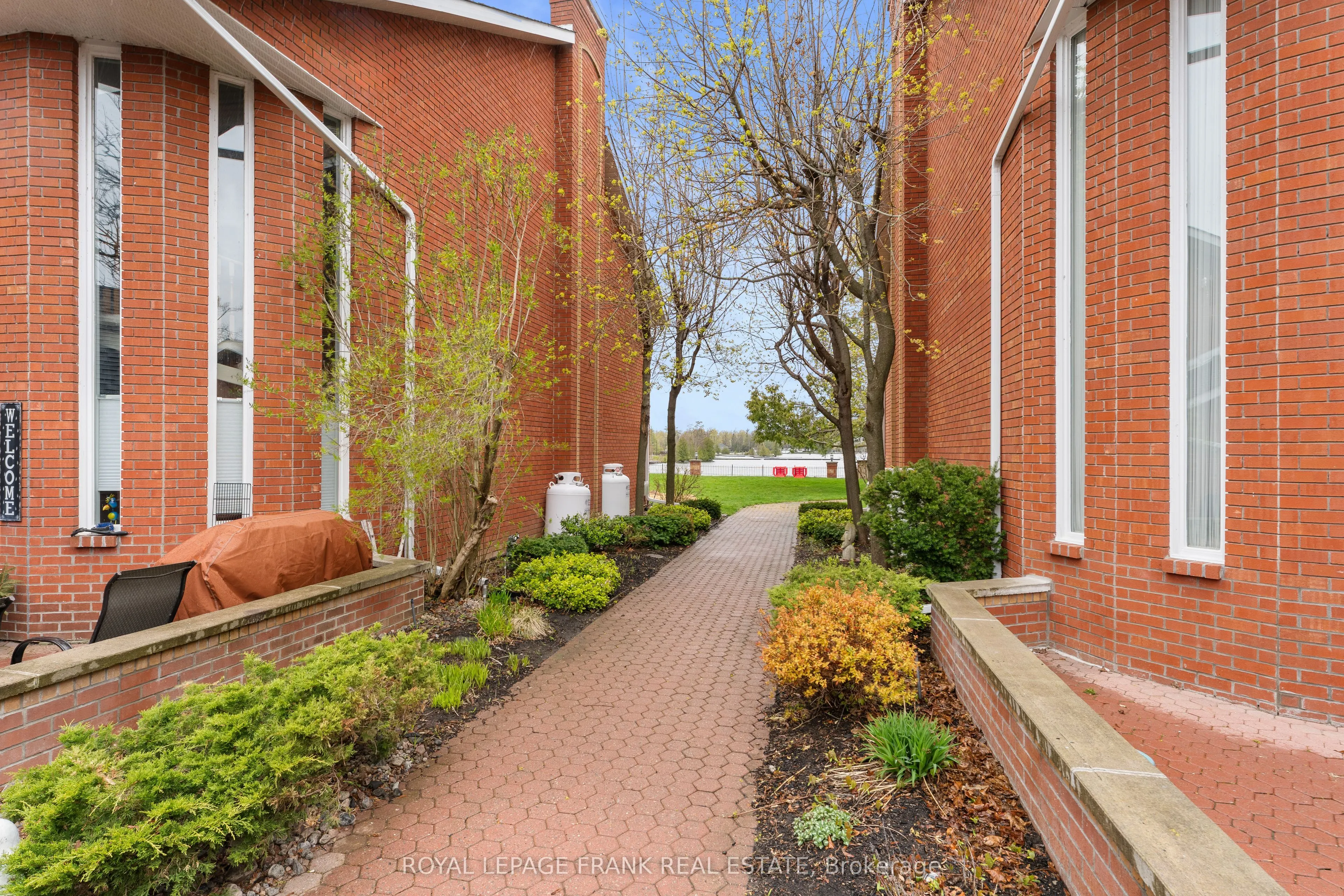 1 Sherwood Street #403