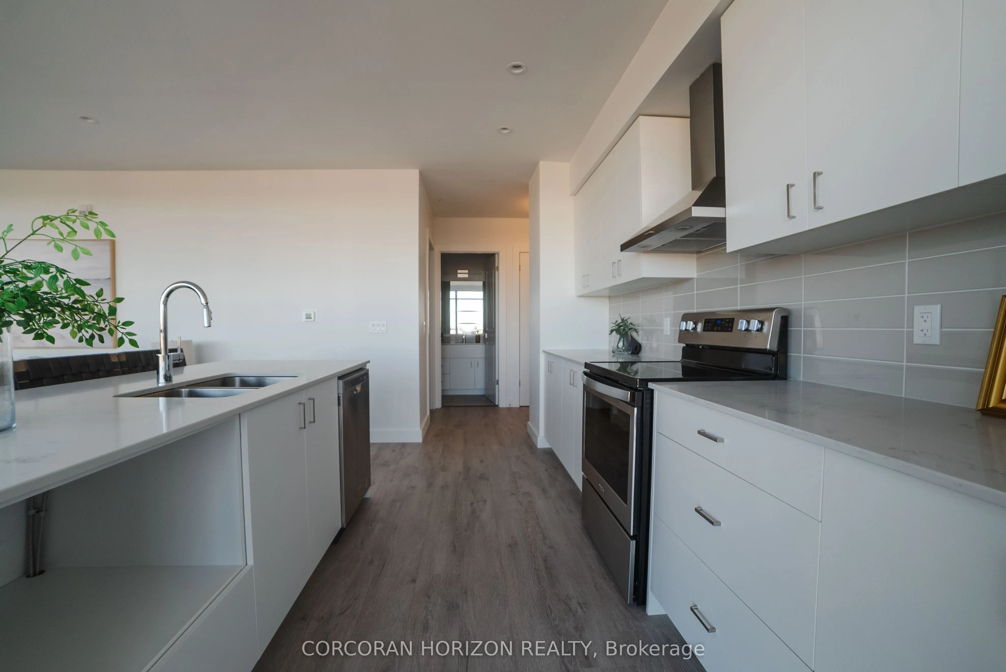 15 Glebe Street S #1701