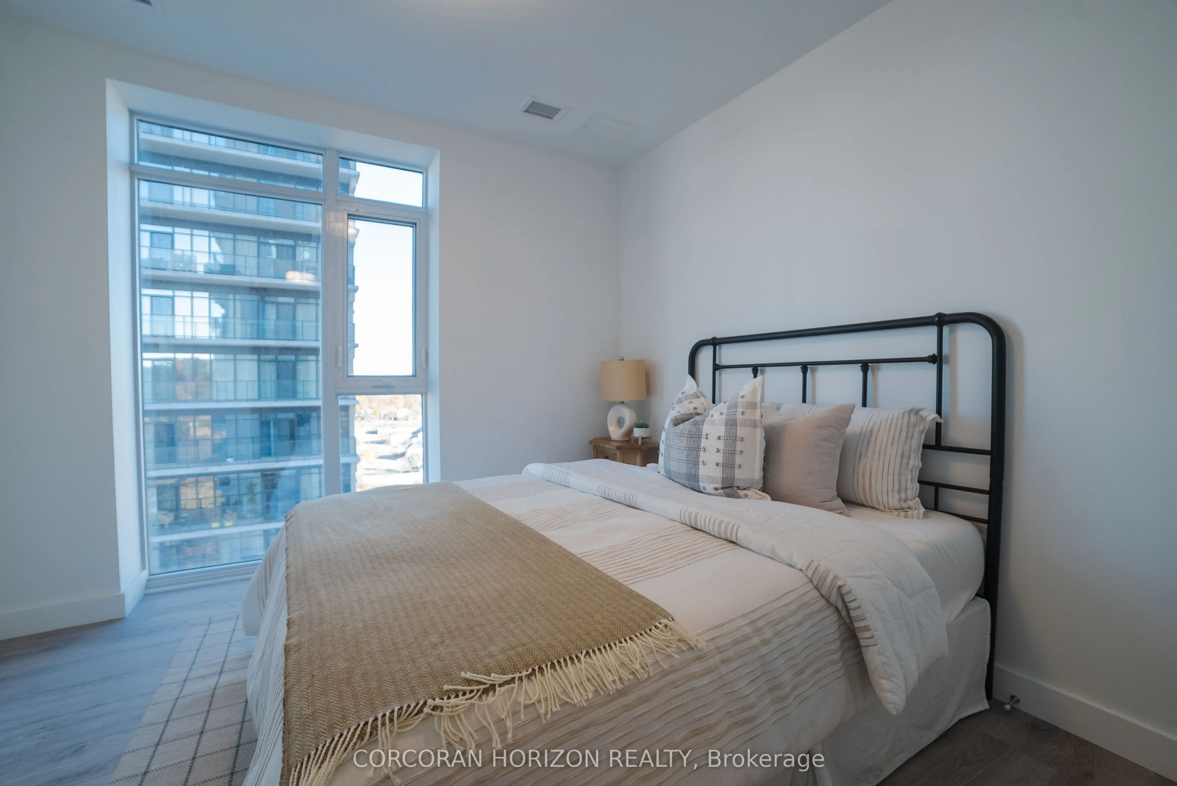 15 Glebe Street S #1701