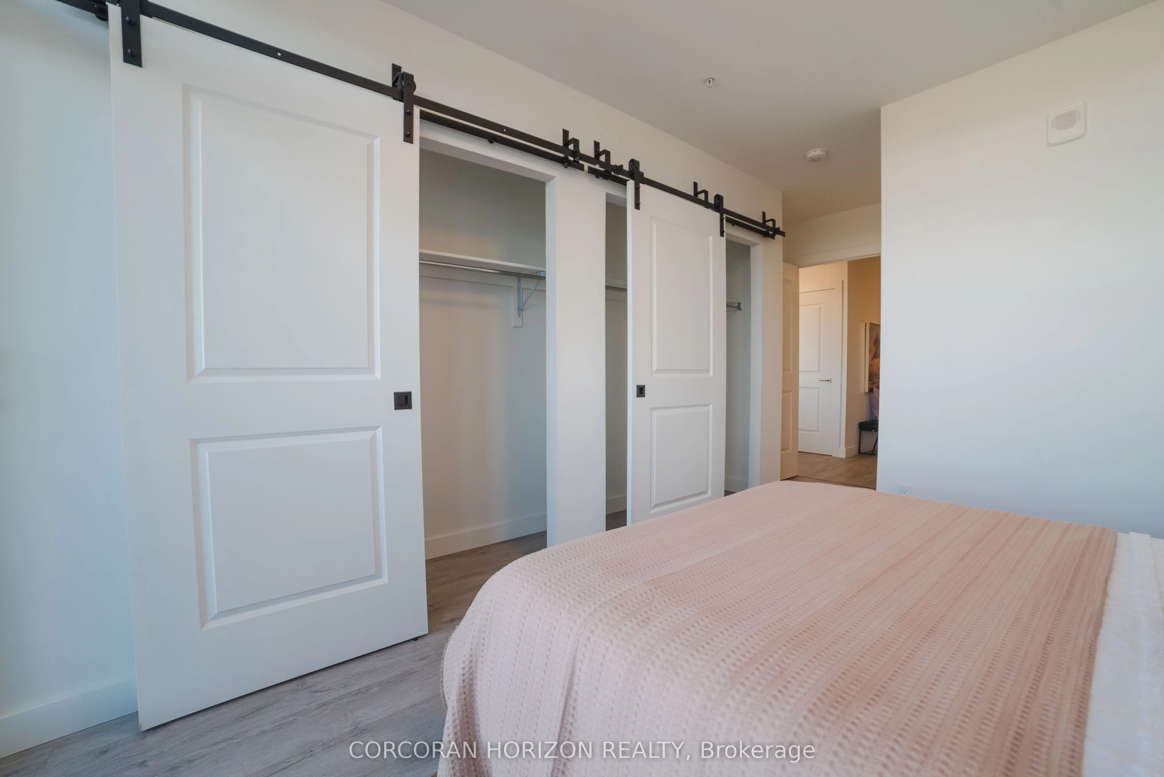15 Glebe Street S #1701