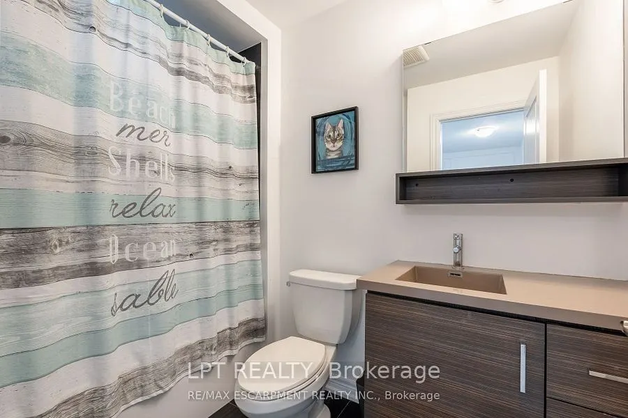 16 Place Polonaise Drive