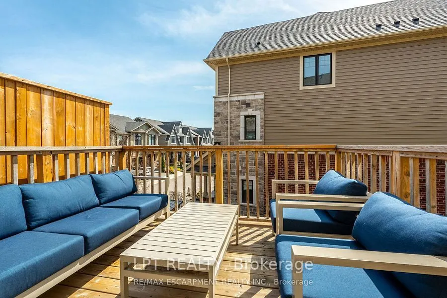 16 Place Polonaise Drive