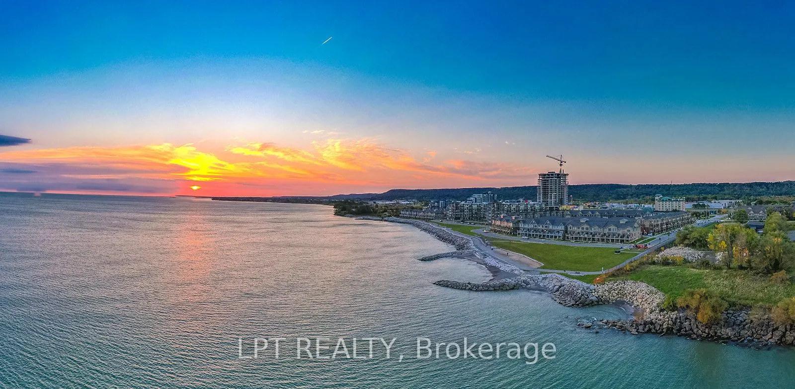16 Place Polonaise Drive