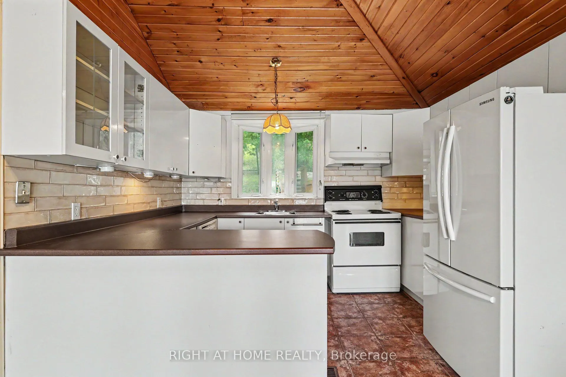 4664 Northwoods Drive