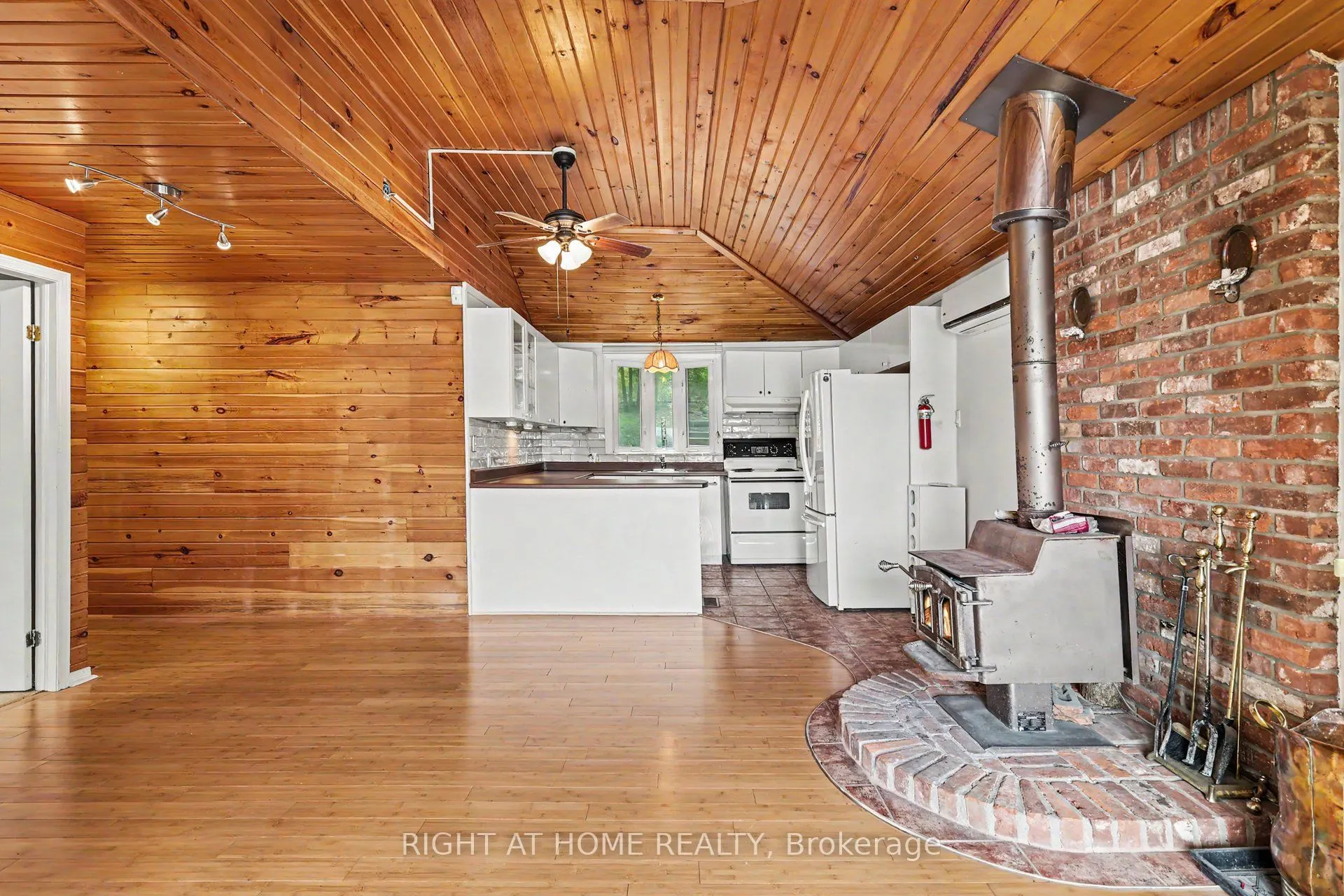 4664 Northwoods Drive