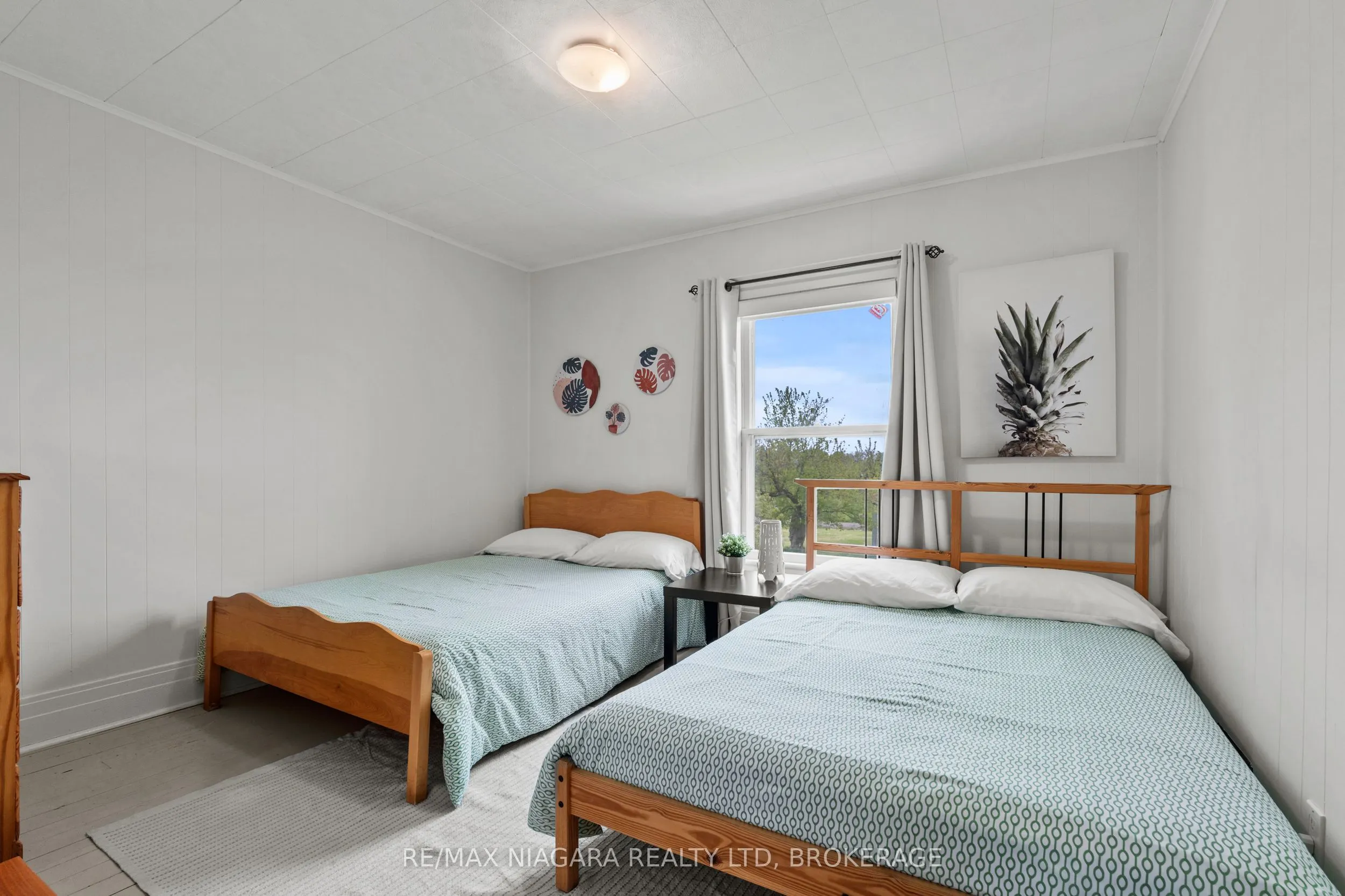 1068 Niagara Stone Road