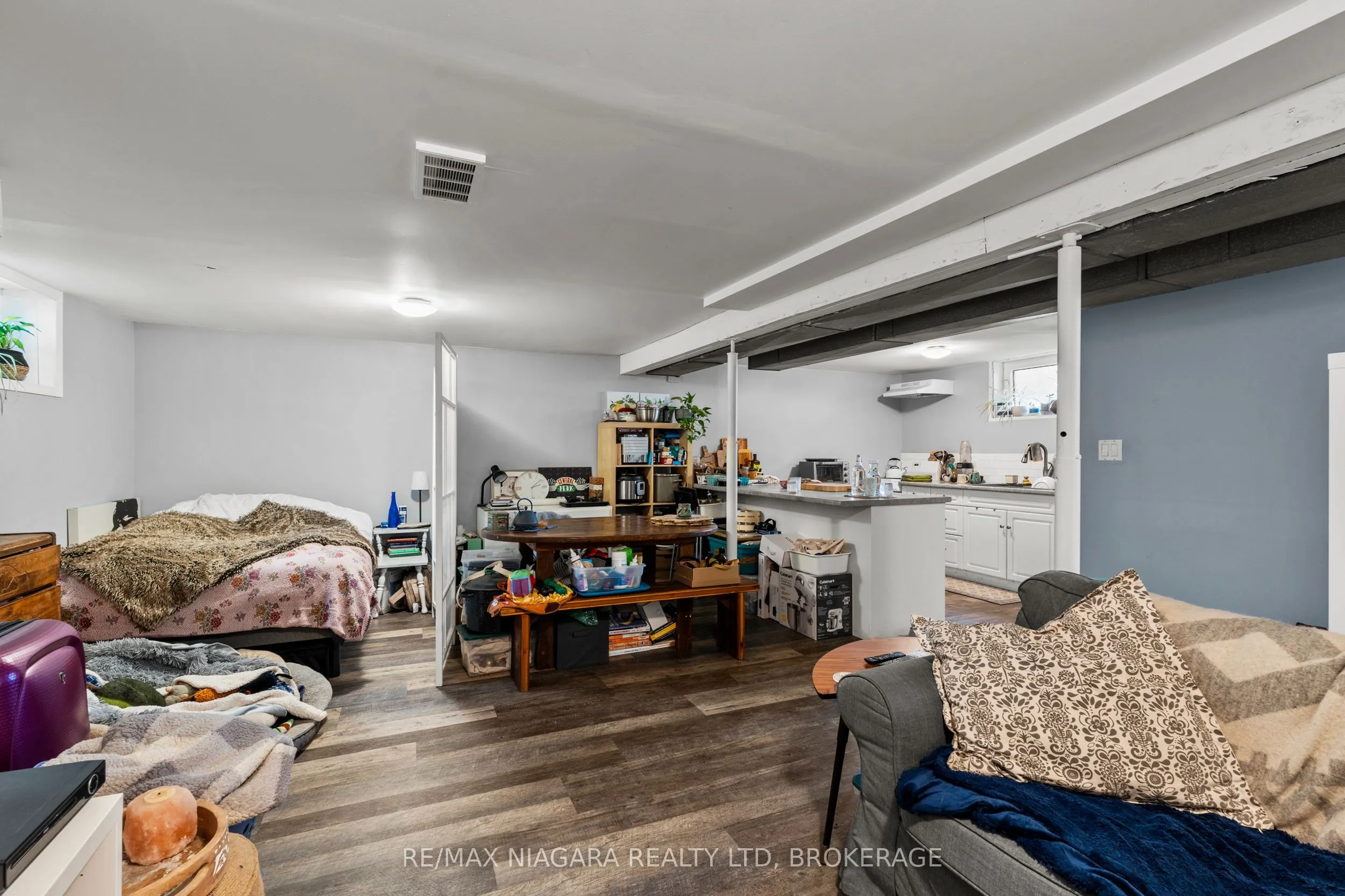 1068 Niagara Stone Road