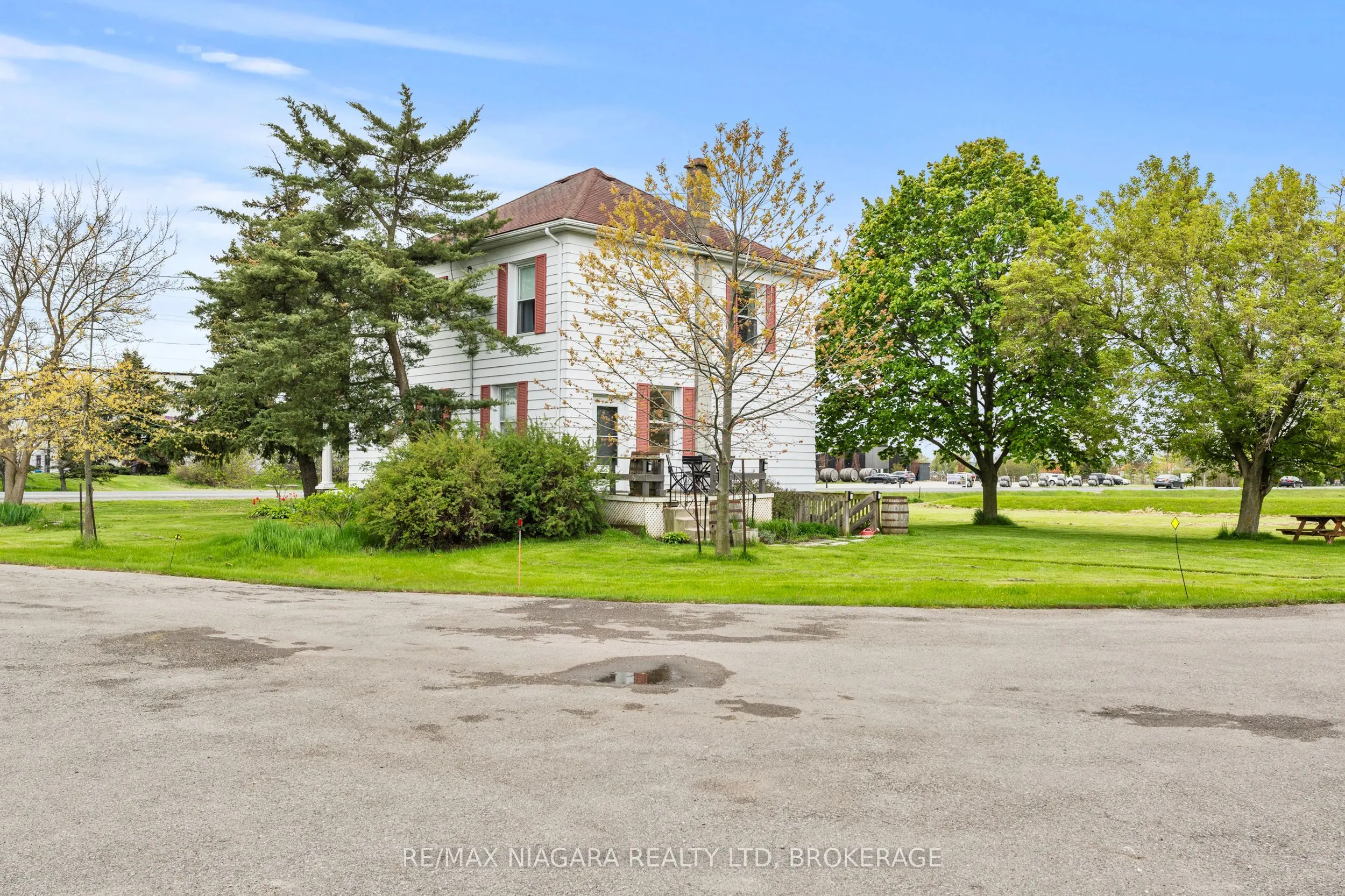 1068 Niagara Stone Road