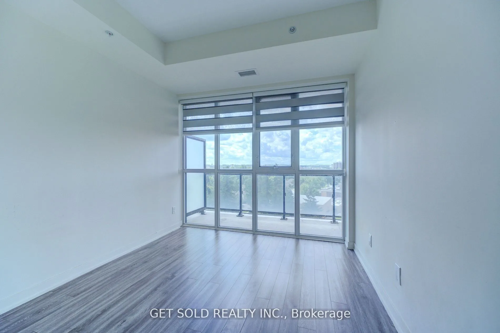 128 King Street N #1105