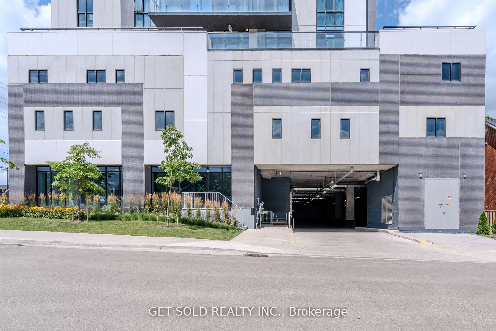128 King Street N #1105