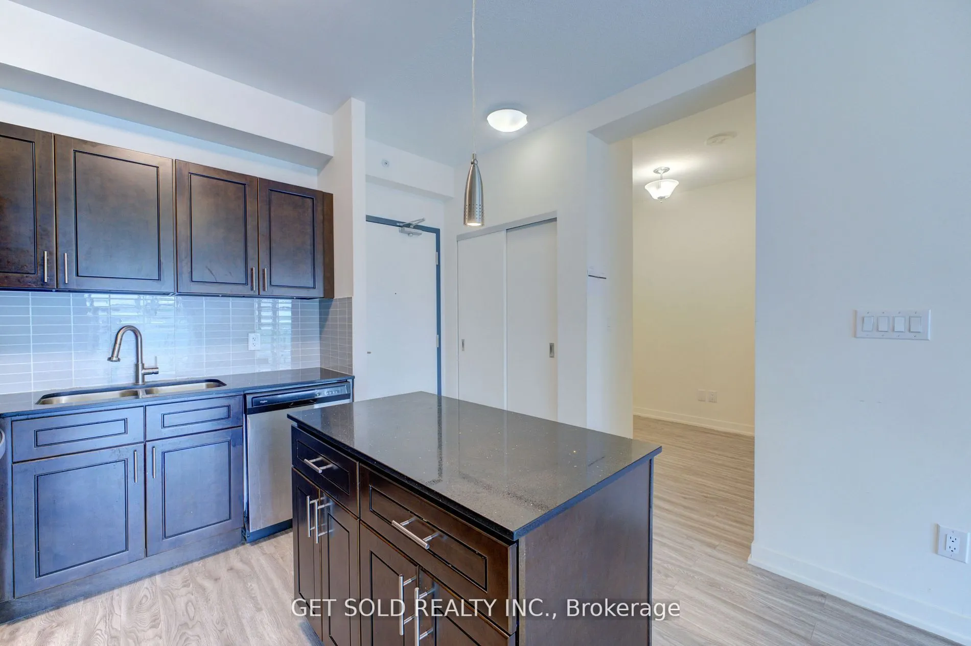128 King Street N #1105