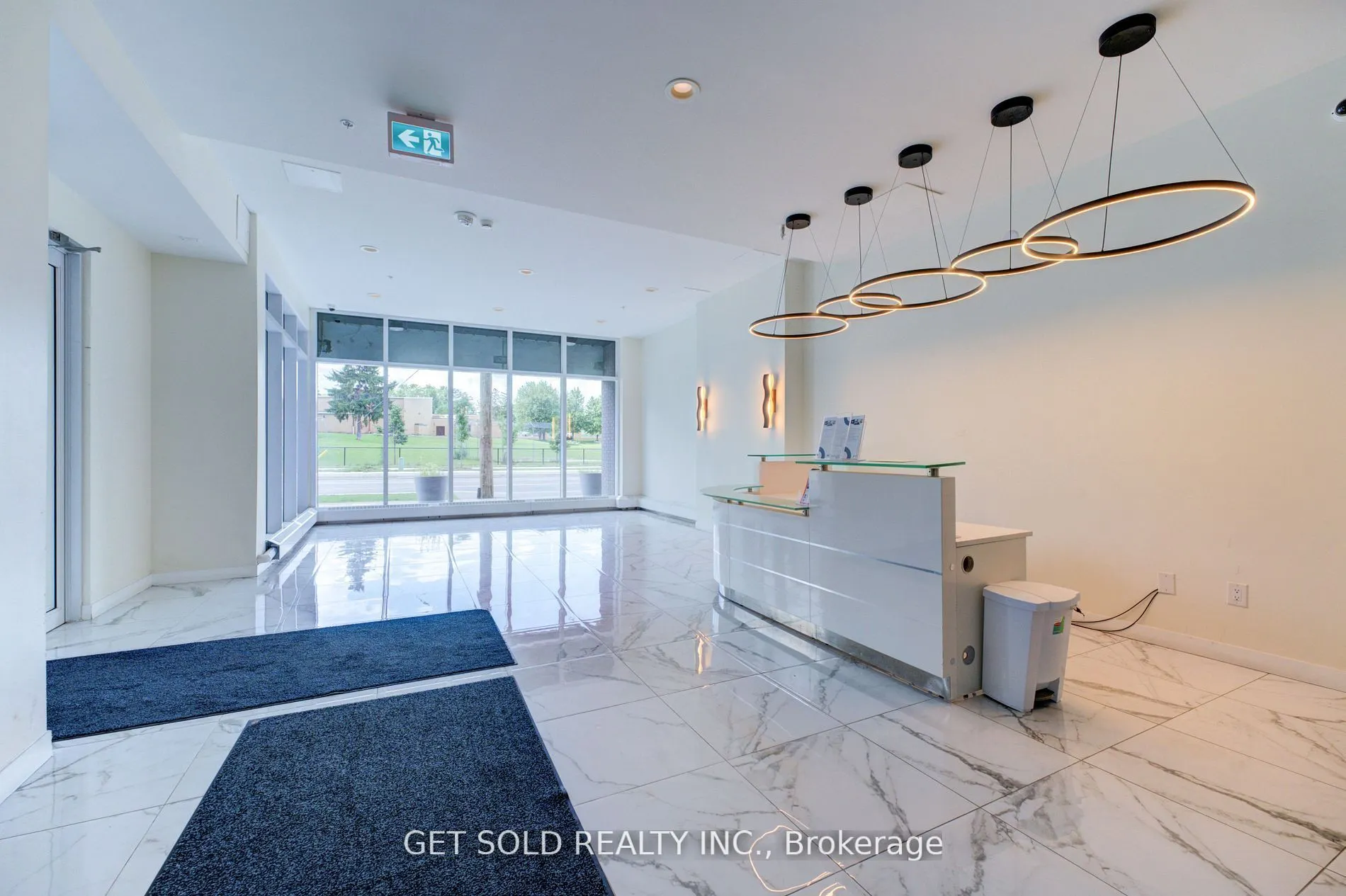 128 King Street N #1105