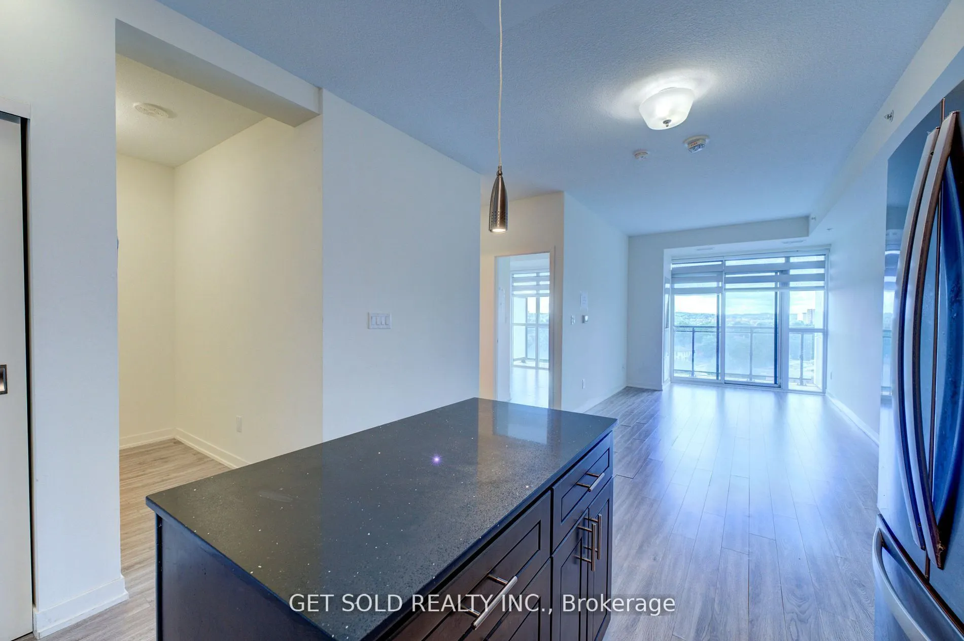 128 King Street N #1105