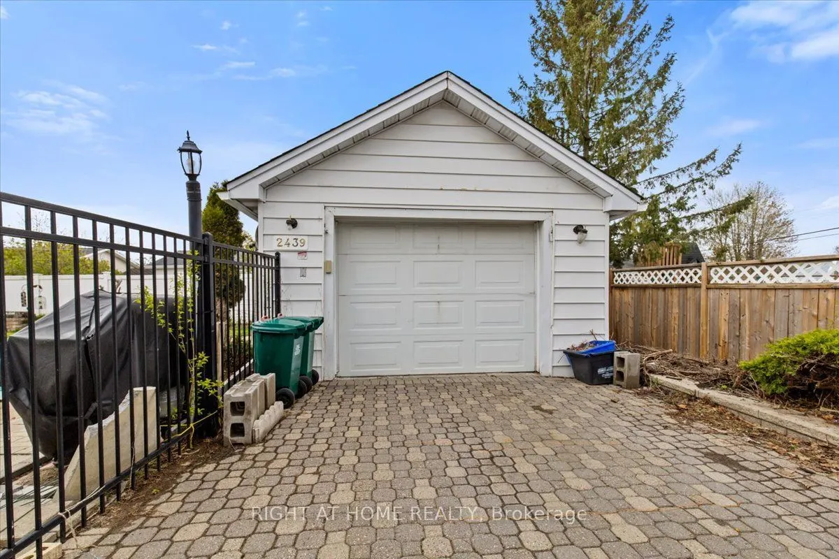 2439 Raymond Street